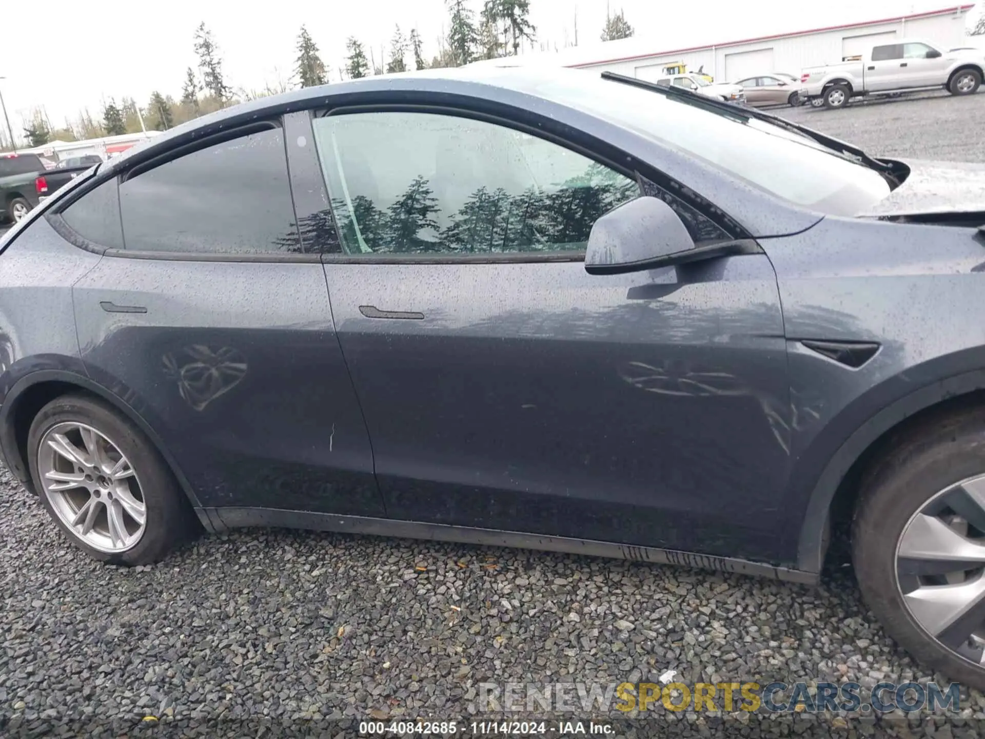 14 fotografías del automóvil dañado 7SAYGAEE8NF570624 TESLA MODEL Y 2022