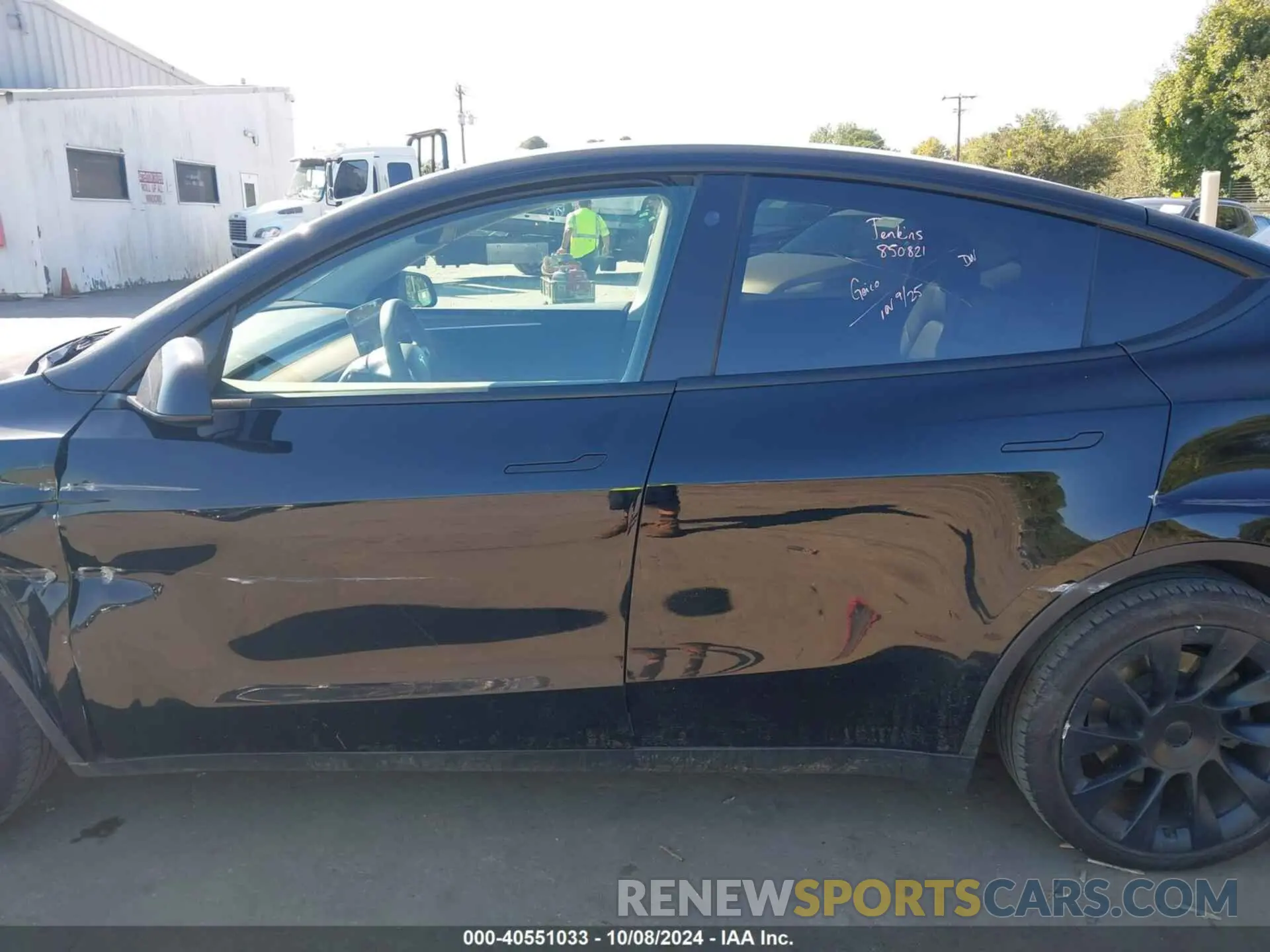 14 fotografías del automóvil dañado 7SAYGAEE8NF574463 TESLA MODEL Y 2022