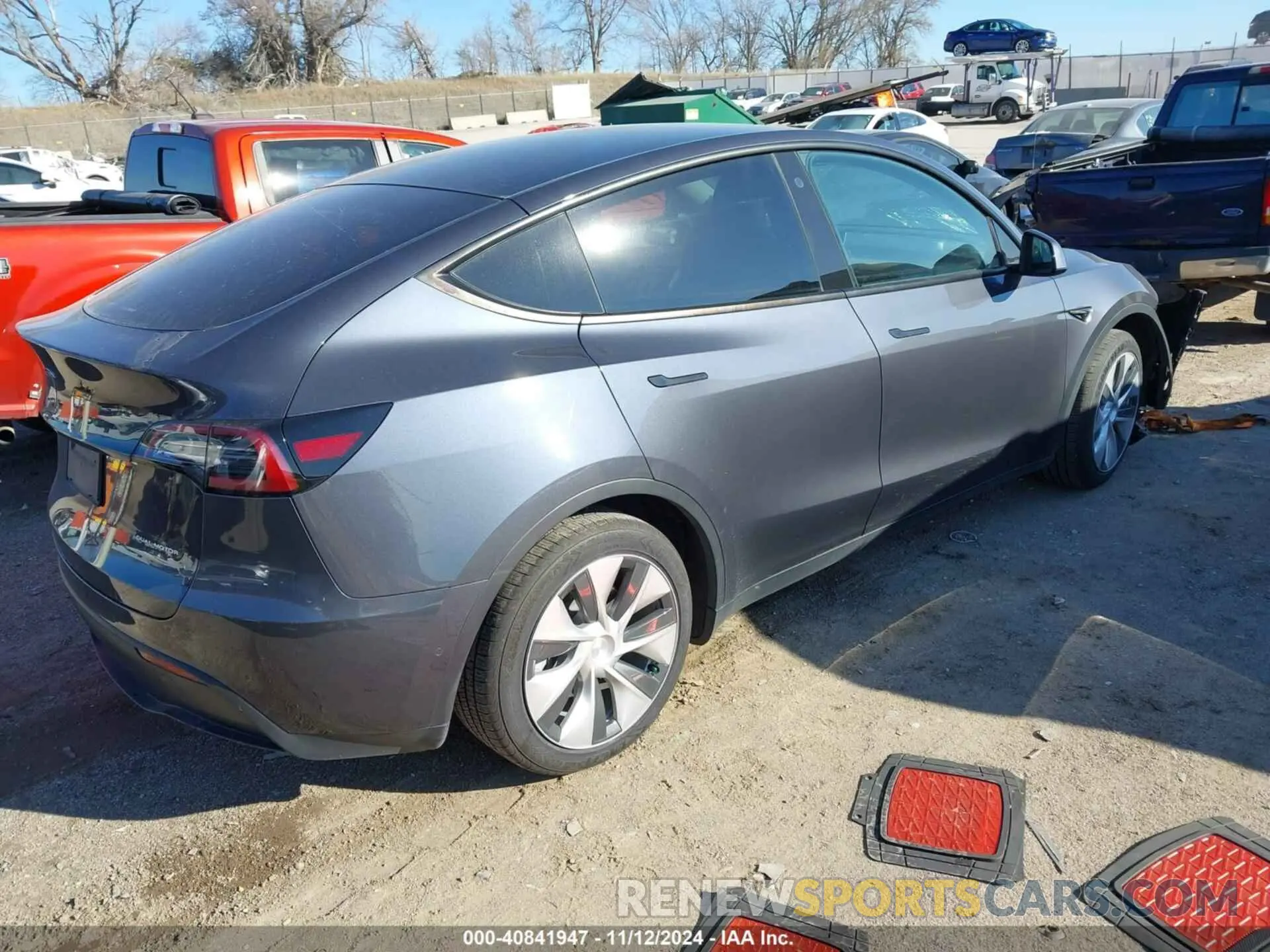 4 fotografías del automóvil dañado 7SAYGAEE9NF398040 TESLA MODEL Y 2022