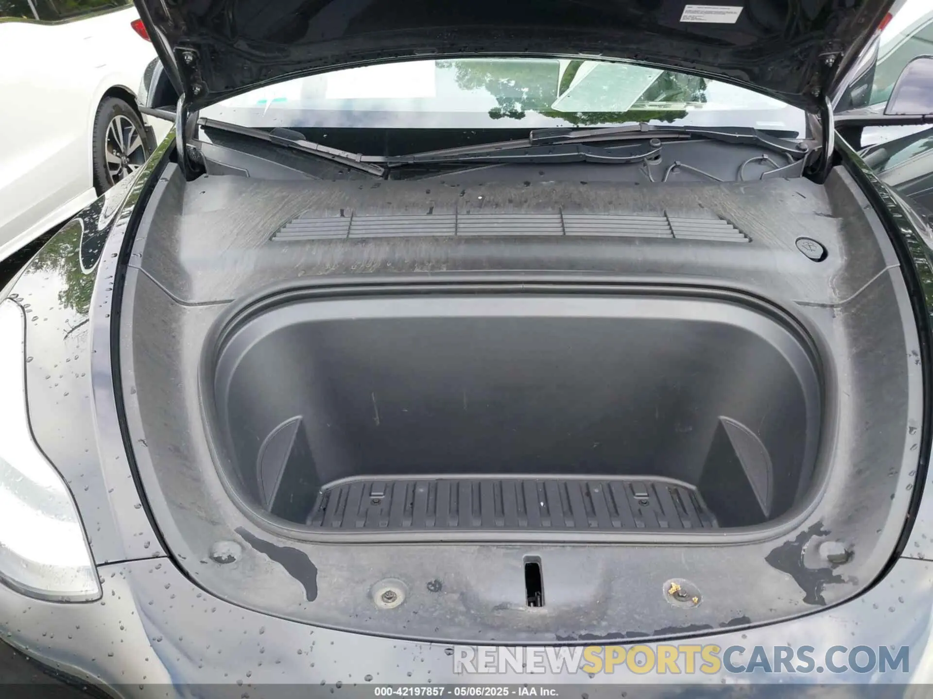 10 fotografías del automóvil dañado 7SAYGAEE9NF464960 TESLA MODEL Y 2022