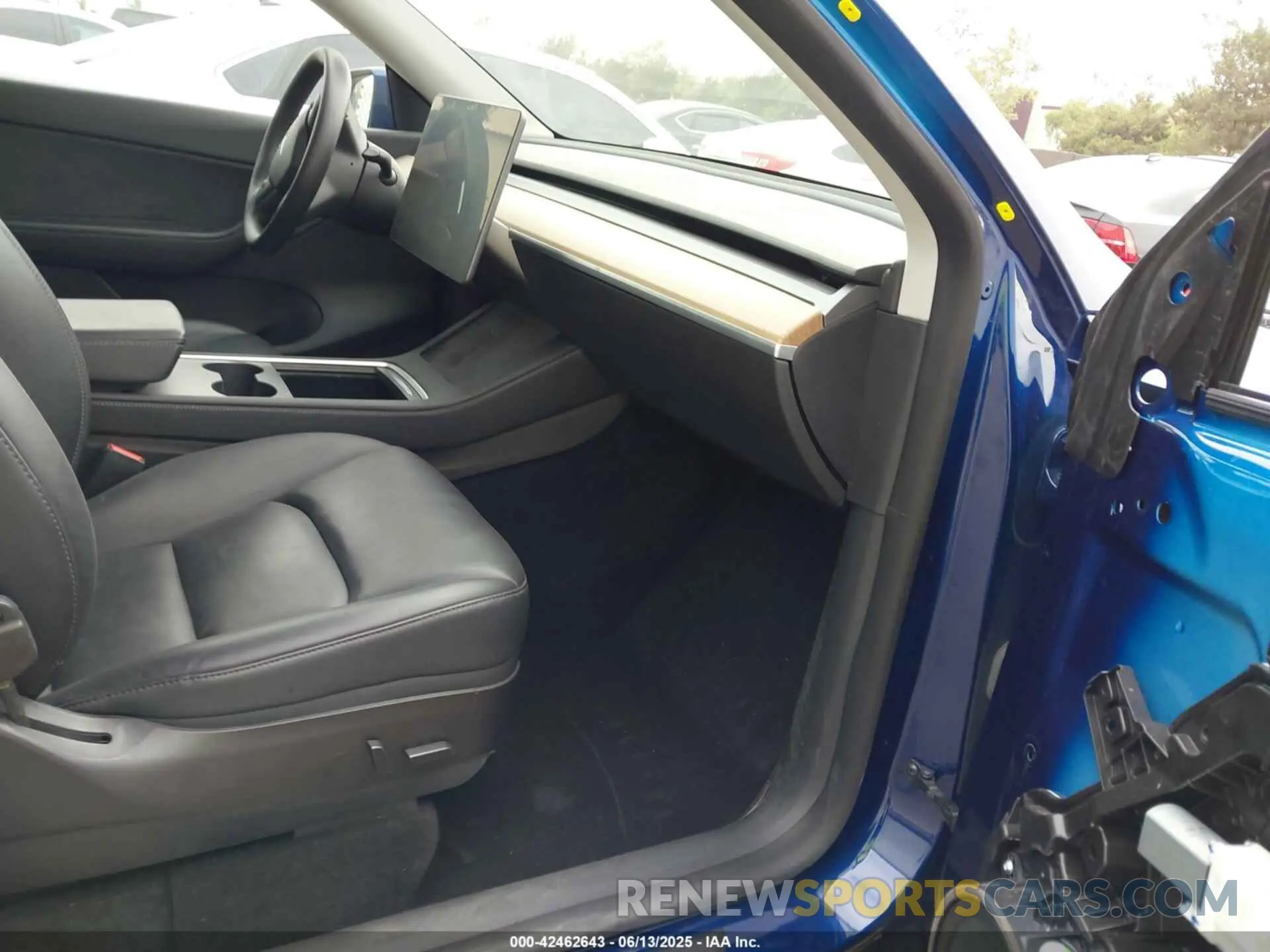 5 fotografías del automóvil dañado 7SAYGAEEXNF363300 TESLA MODEL Y 2022