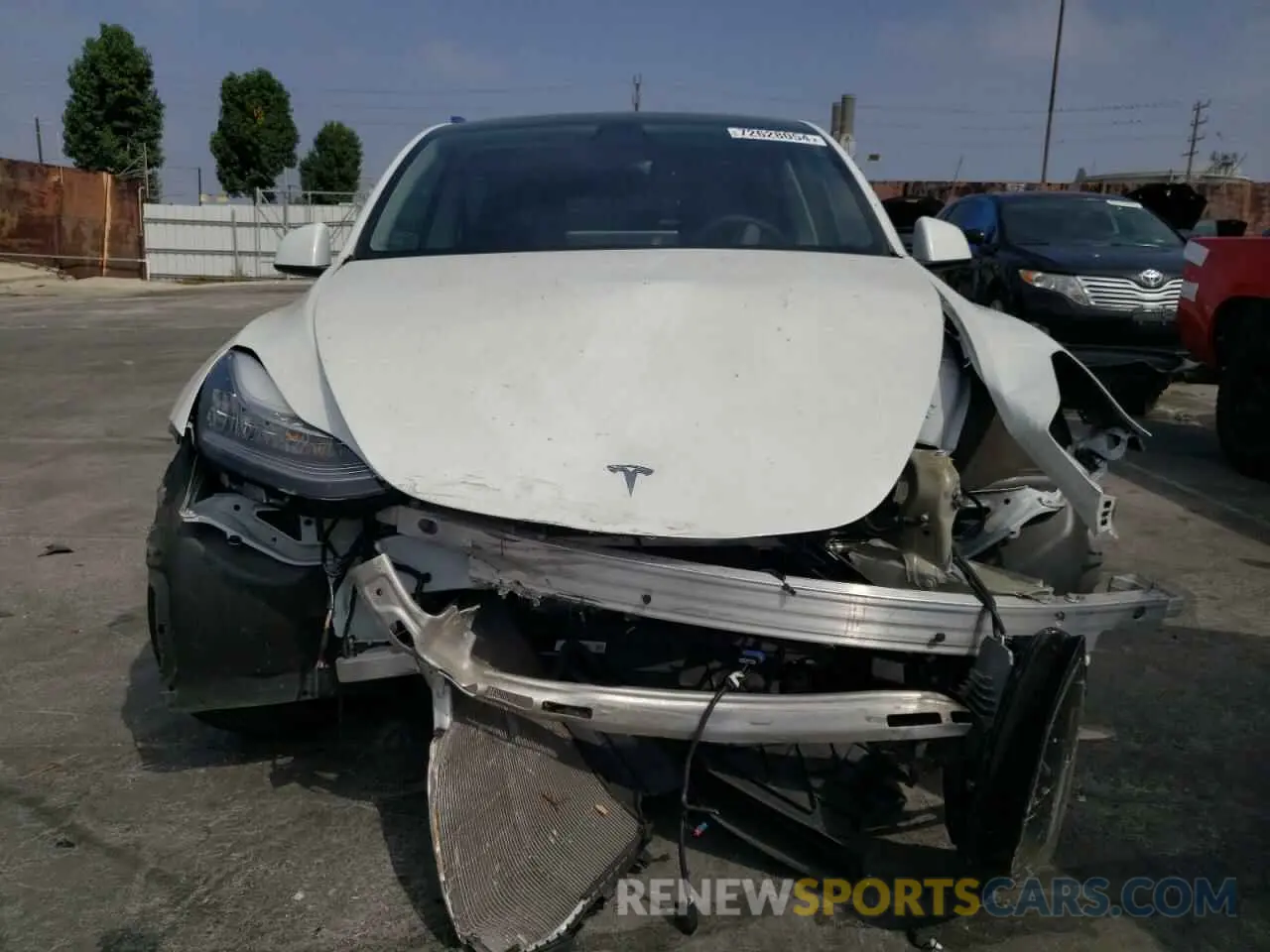 5 fotografías del automóvil dañado 7SAYGAEEXNF489673 TESLA MODEL Y 2022