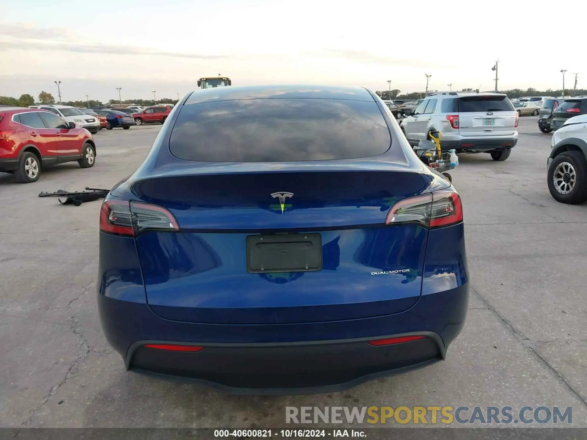 17 fotografías del automóvil dañado 7SAYGDEE0NA004990 TESLA MODEL Y 2022