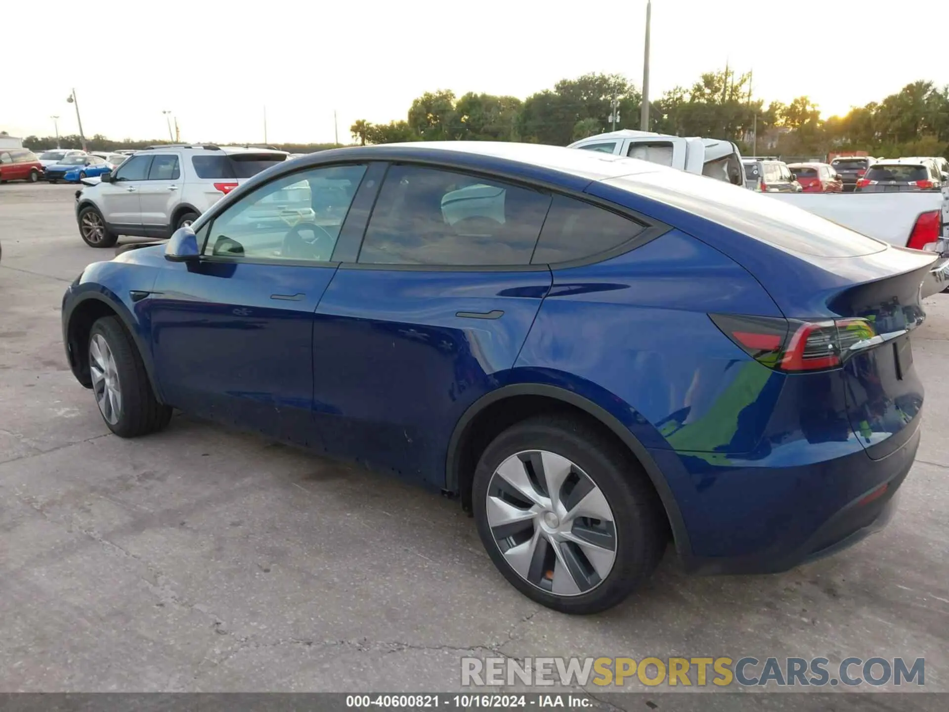 3 fotografías del automóvil dañado 7SAYGDEE0NA004990 TESLA MODEL Y 2022