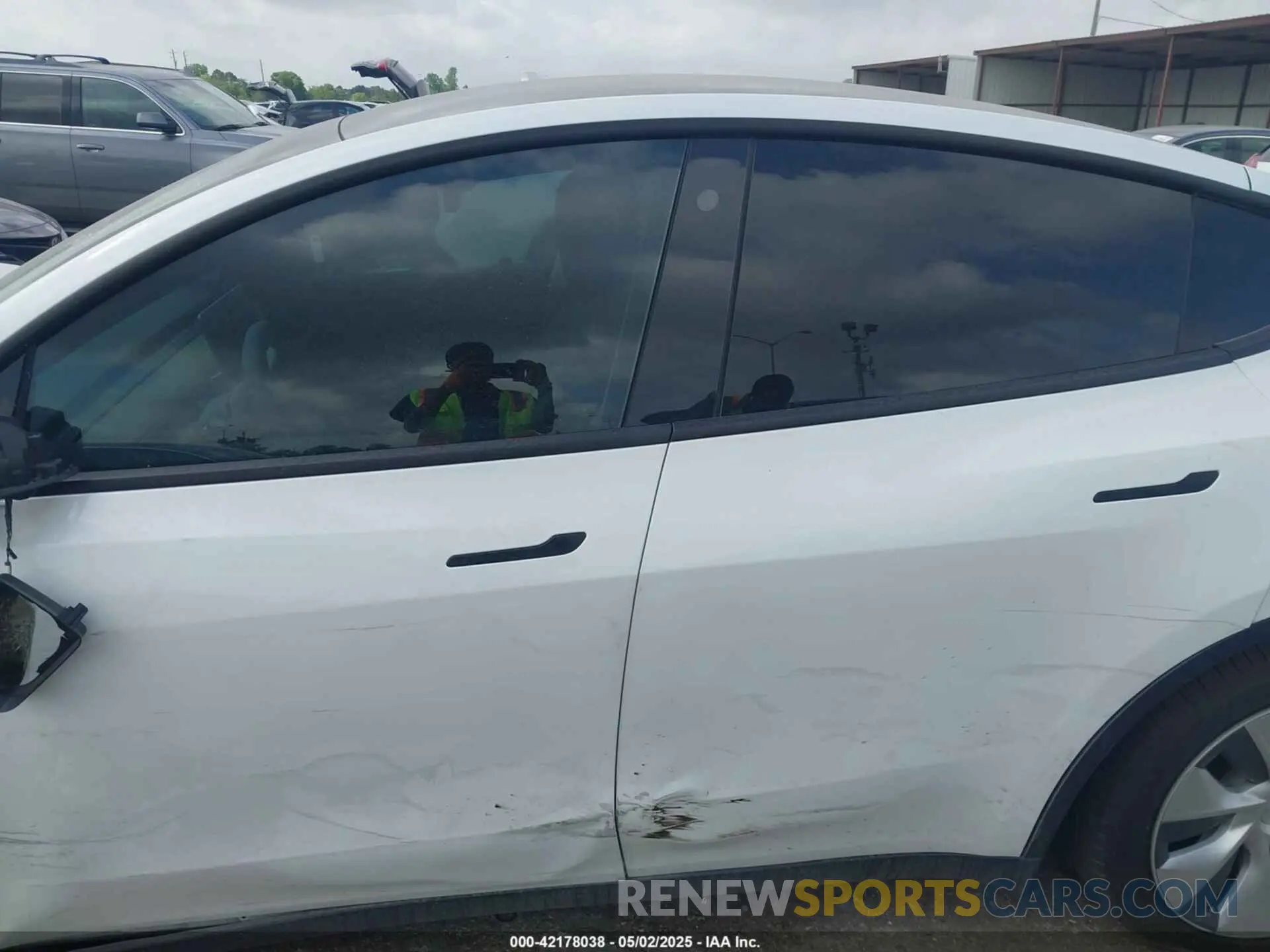 13 fotografías del automóvil dañado 7SAYGDEE0NF332610 TESLA MODEL Y 2022