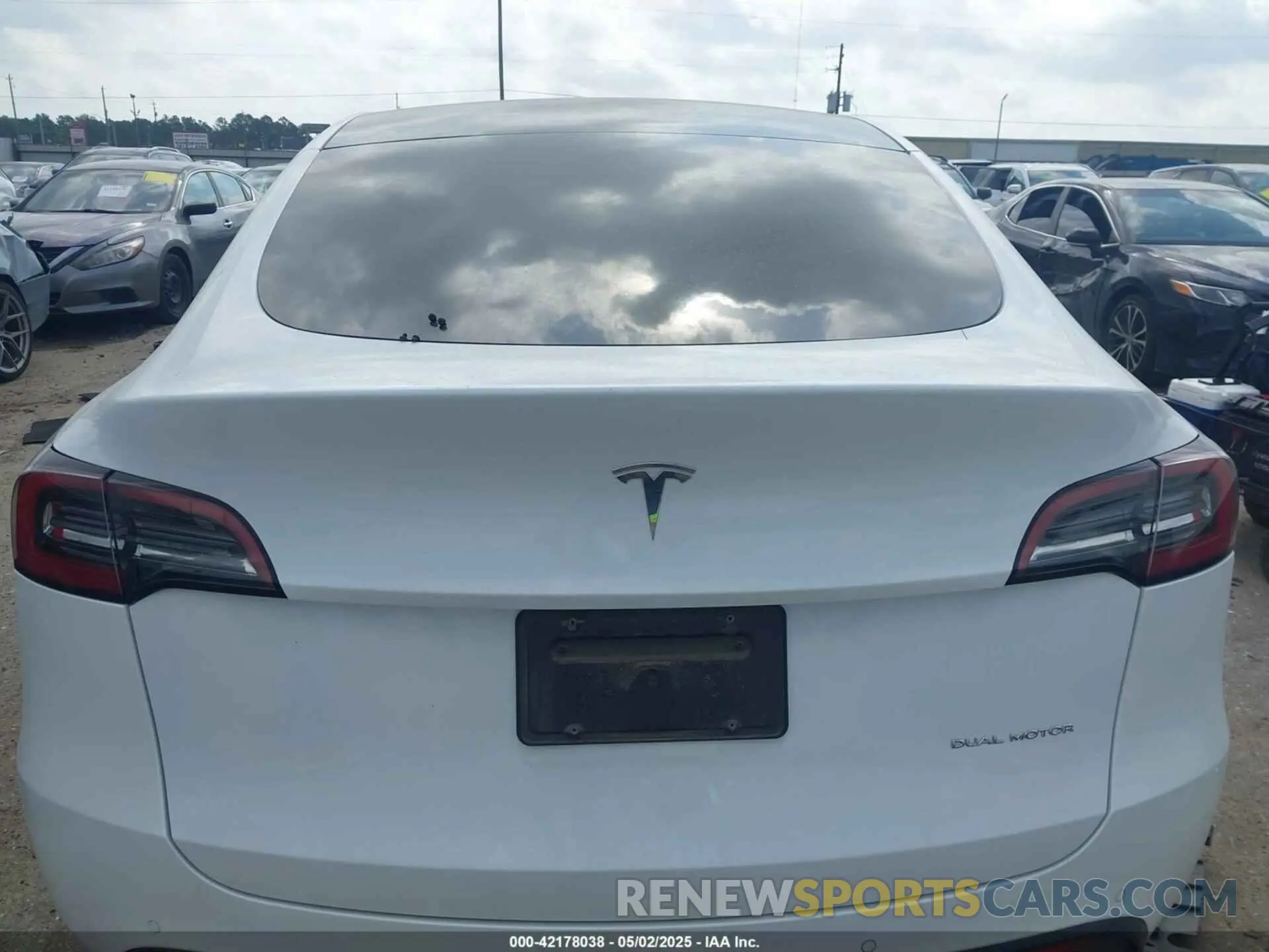 15 fotografías del automóvil dañado 7SAYGDEE0NF332610 TESLA MODEL Y 2022
