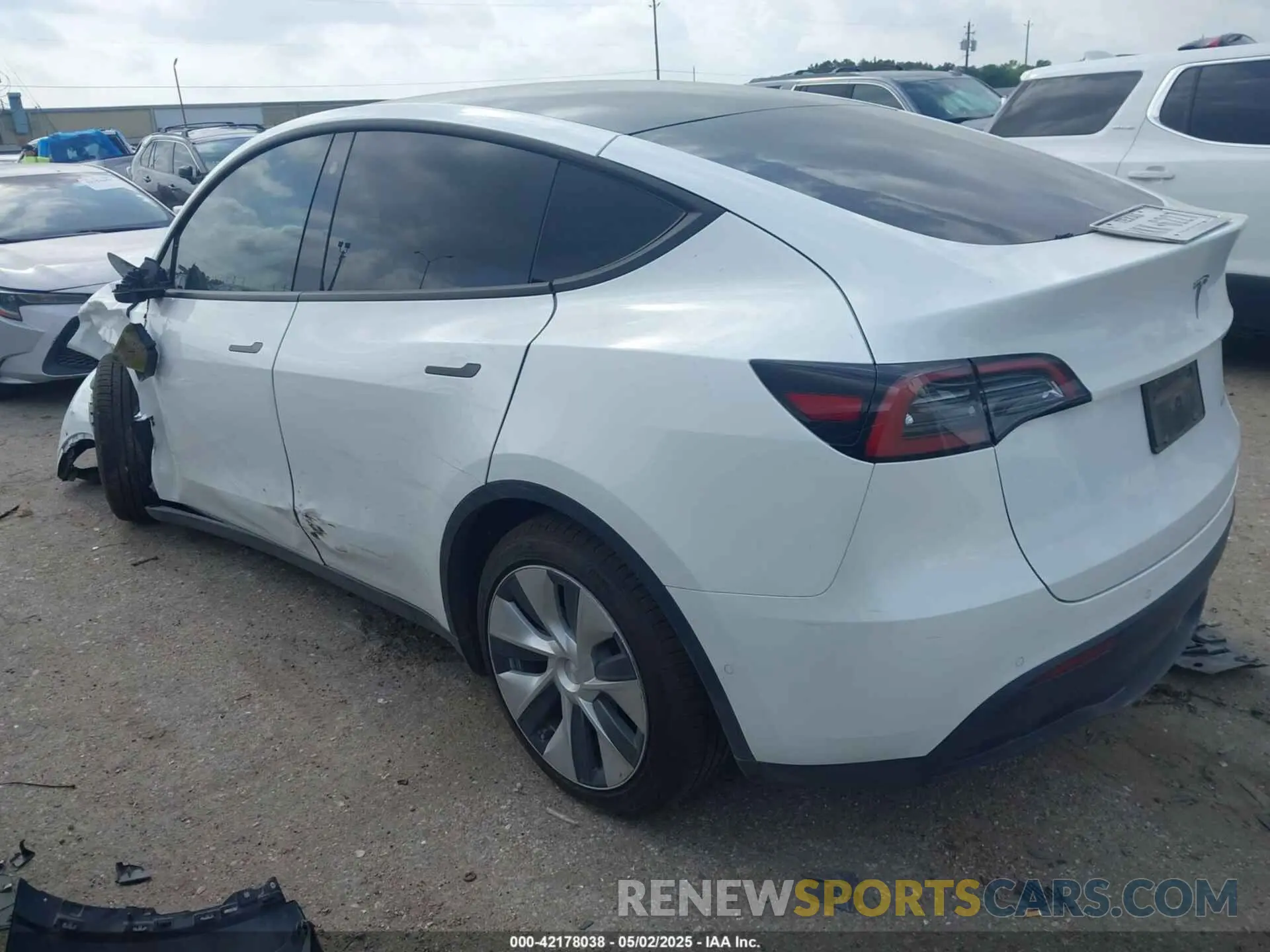 3 fotografías del automóvil dañado 7SAYGDEE0NF332610 TESLA MODEL Y 2022