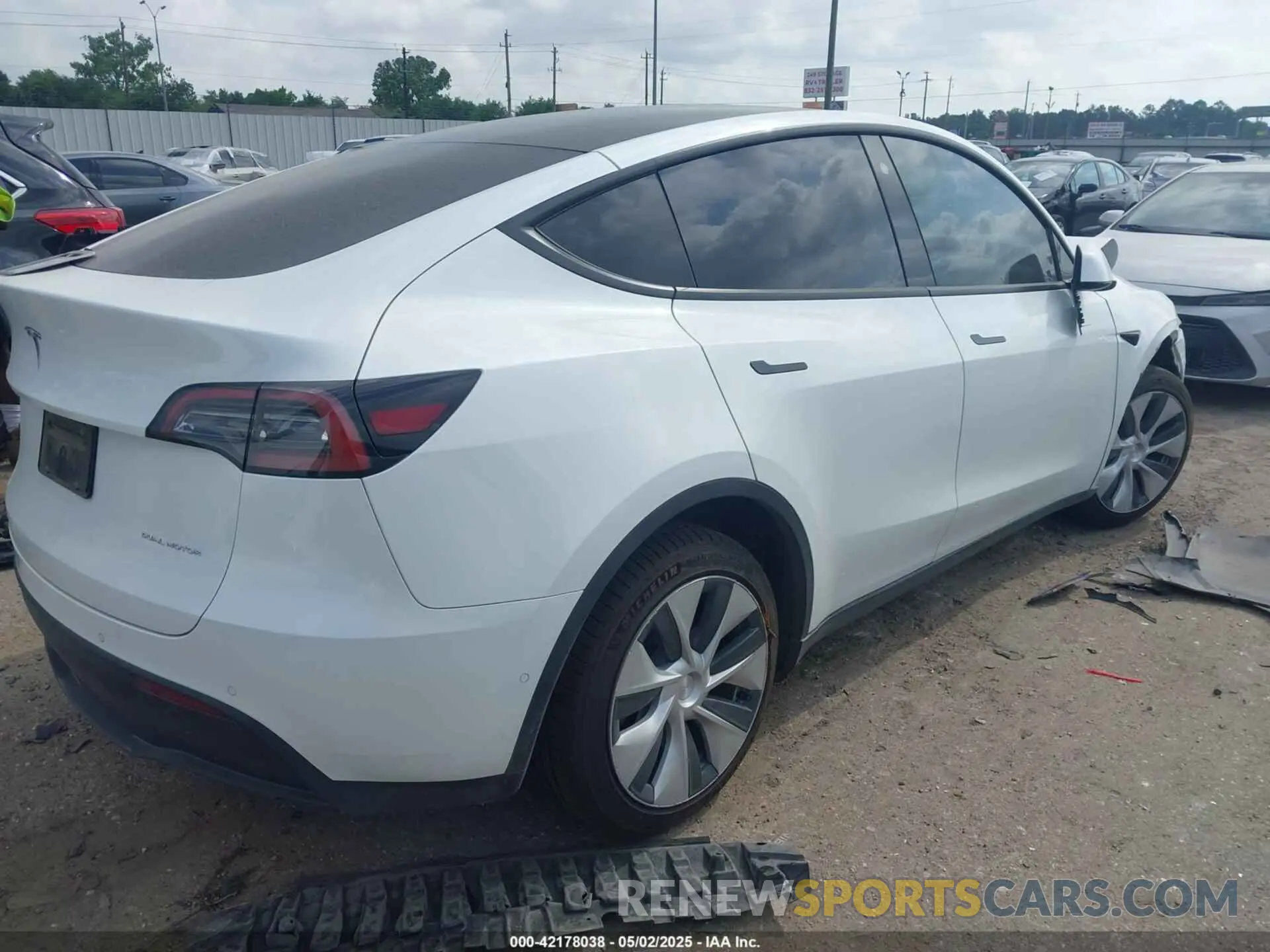 4 fotografías del automóvil dañado 7SAYGDEE0NF332610 TESLA MODEL Y 2022