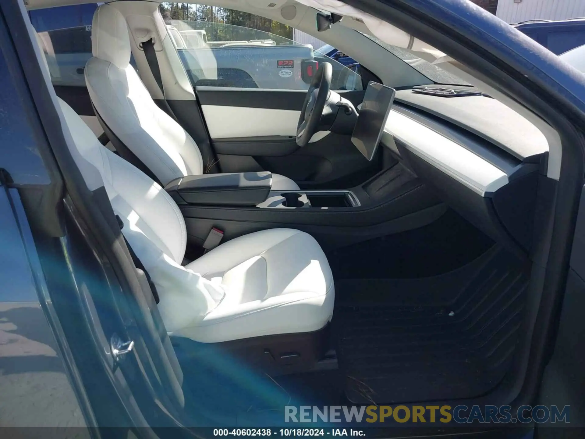 5 fotografías del automóvil dañado 7SAYGDEE0NF353599 TESLA MODEL Y 2022