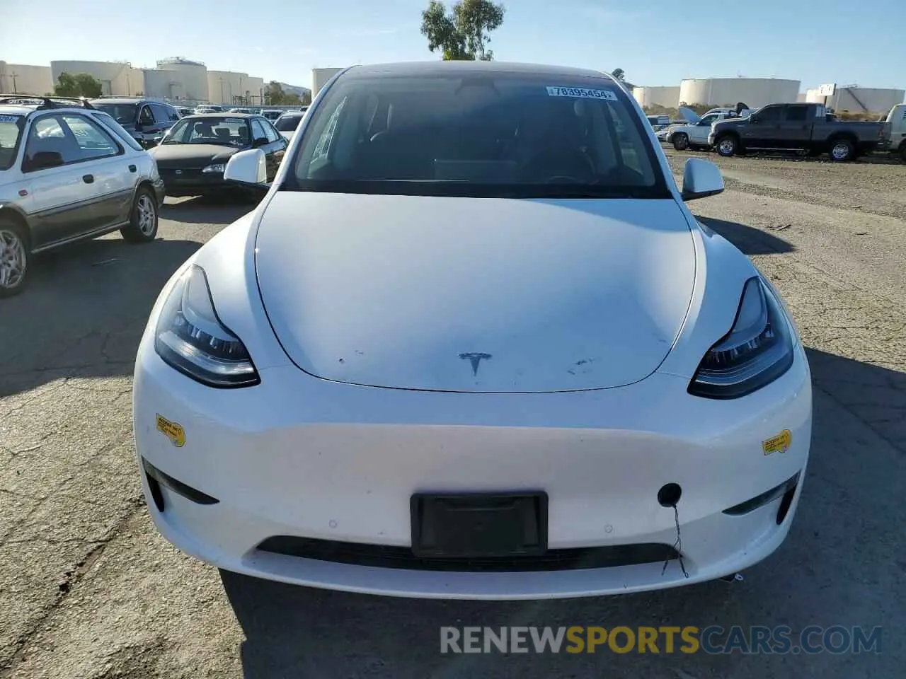 5 fotografías del automóvil dañado 7SAYGDEE0NF360312 TESLA MODEL Y 2022