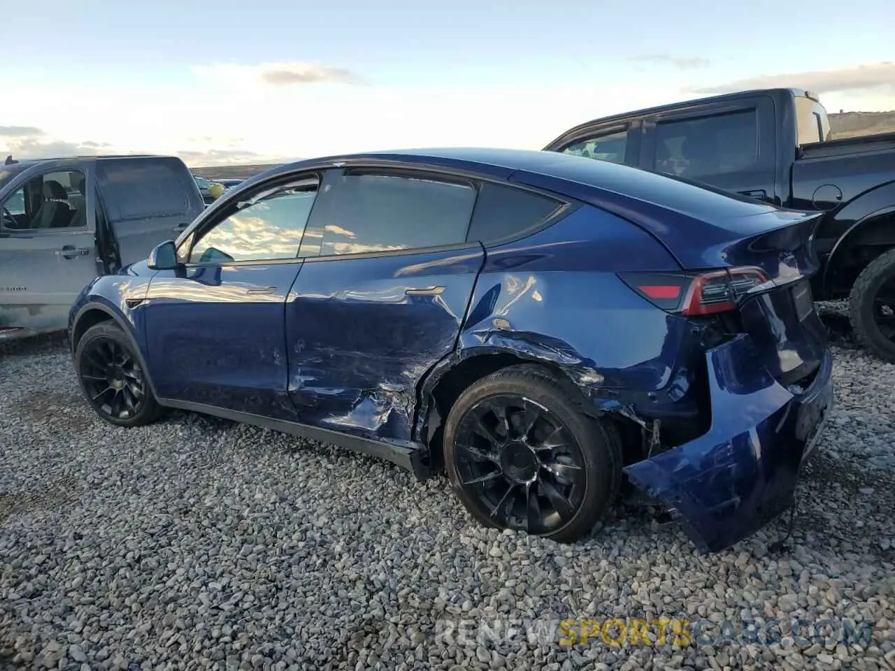 2 fotografías del automóvil dañado 7SAYGDEE0NF386750 TESLA MODEL Y 2022