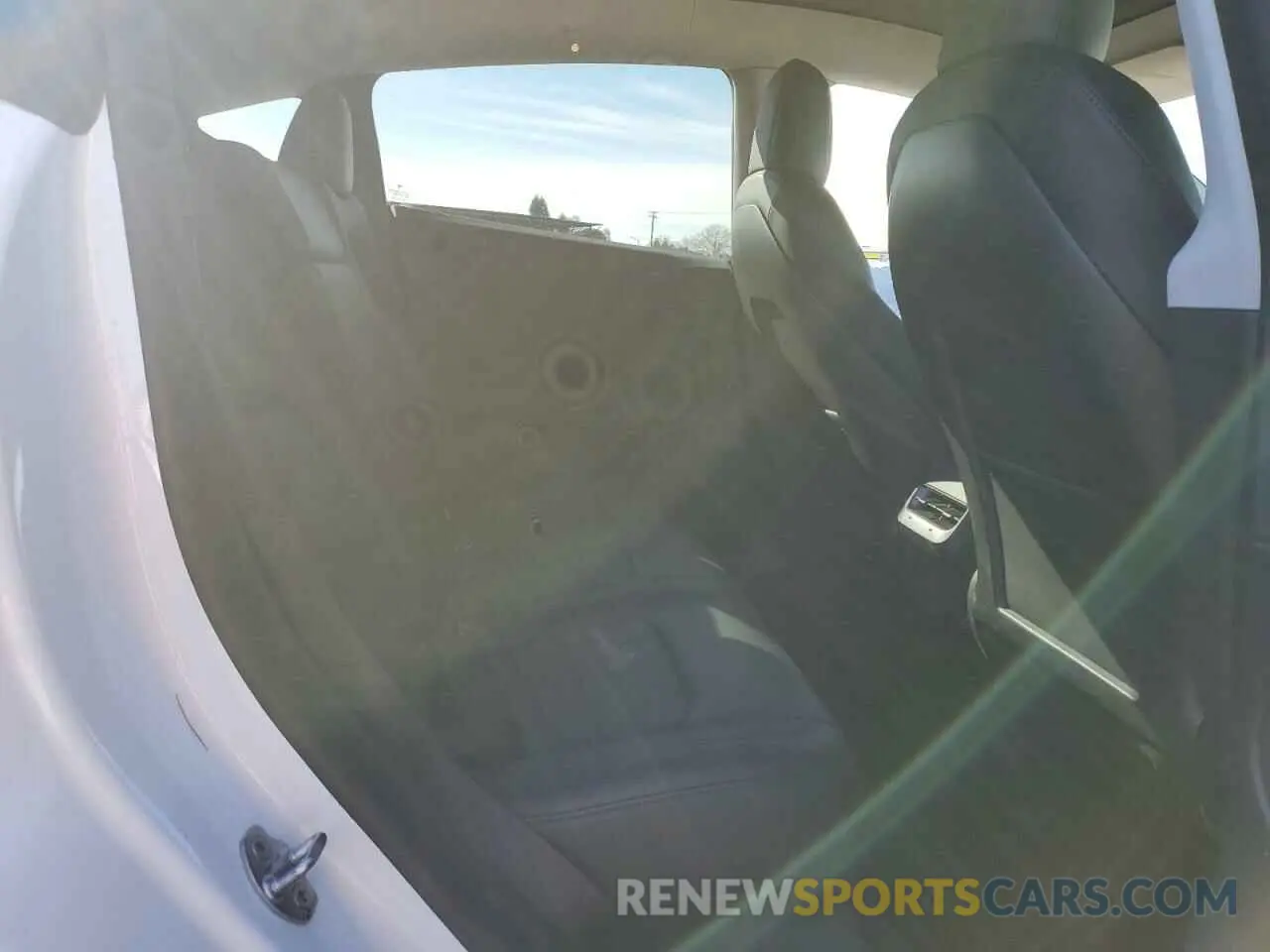 11 fotografías del automóvil dañado 7SAYGDEE0NF493118 TESLA MODEL Y 2022
