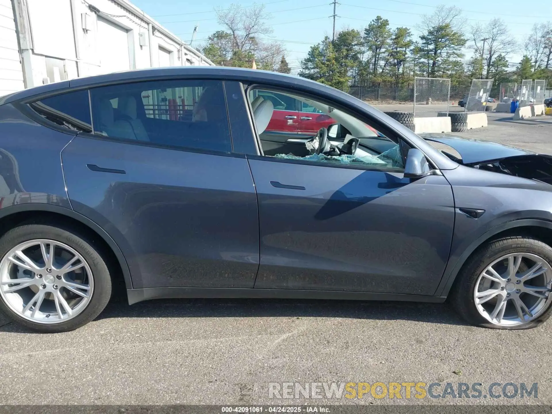 13 fotografías del automóvil dañado 7SAYGDEE0NF563331 TESLA MODEL Y 2022