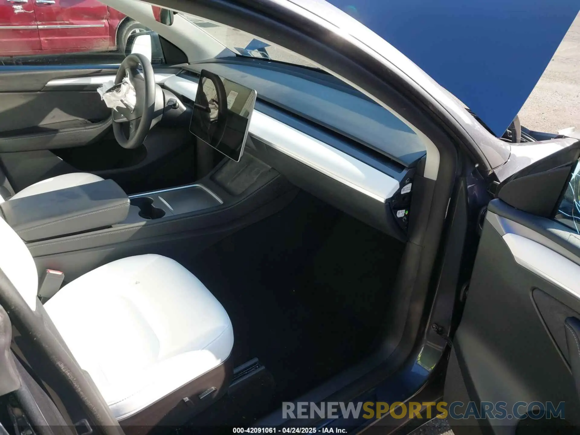 5 fotografías del automóvil dañado 7SAYGDEE0NF563331 TESLA MODEL Y 2022