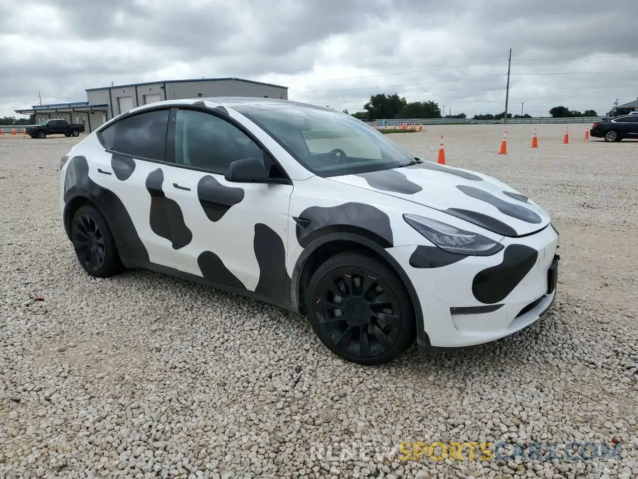 4 fotografías del automóvil dañado 7SAYGDEE1NA001175 TESLA MODEL Y 2022