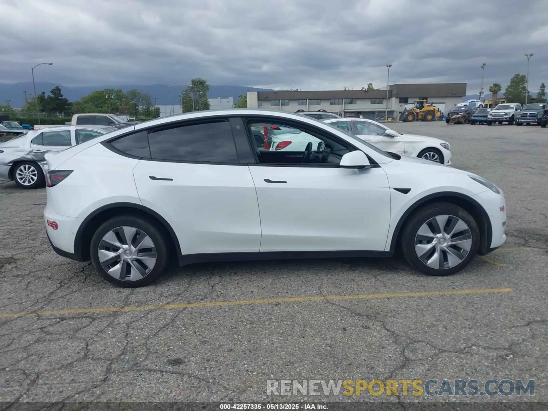 12 fotografías del automóvil dañado 7SAYGDEE1NA021054 TESLA MODEL Y 2022