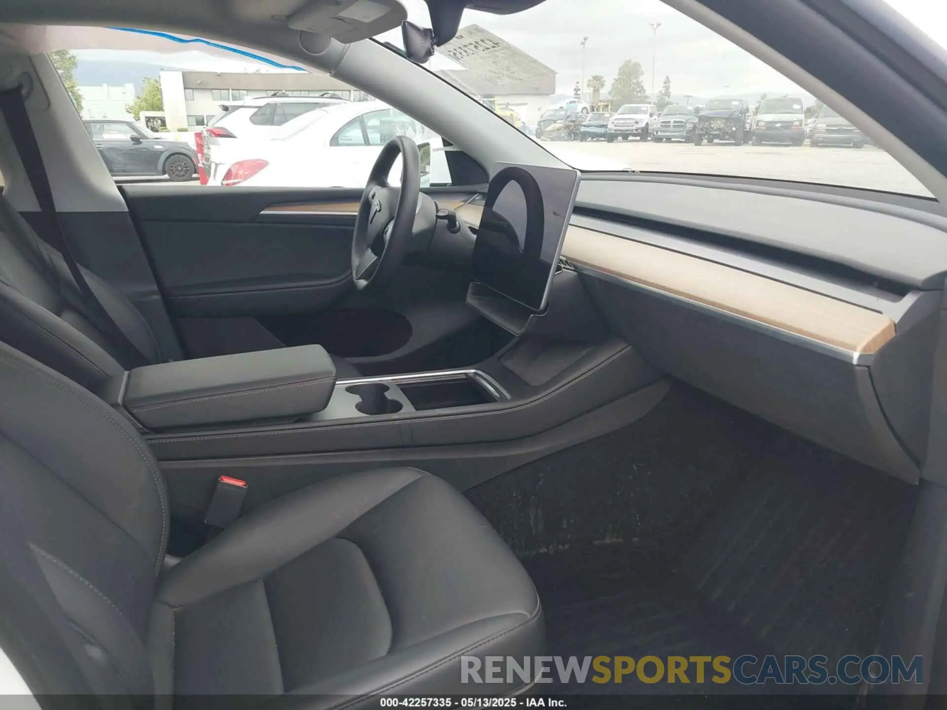 5 fotografías del automóvil dañado 7SAYGDEE1NA021054 TESLA MODEL Y 2022