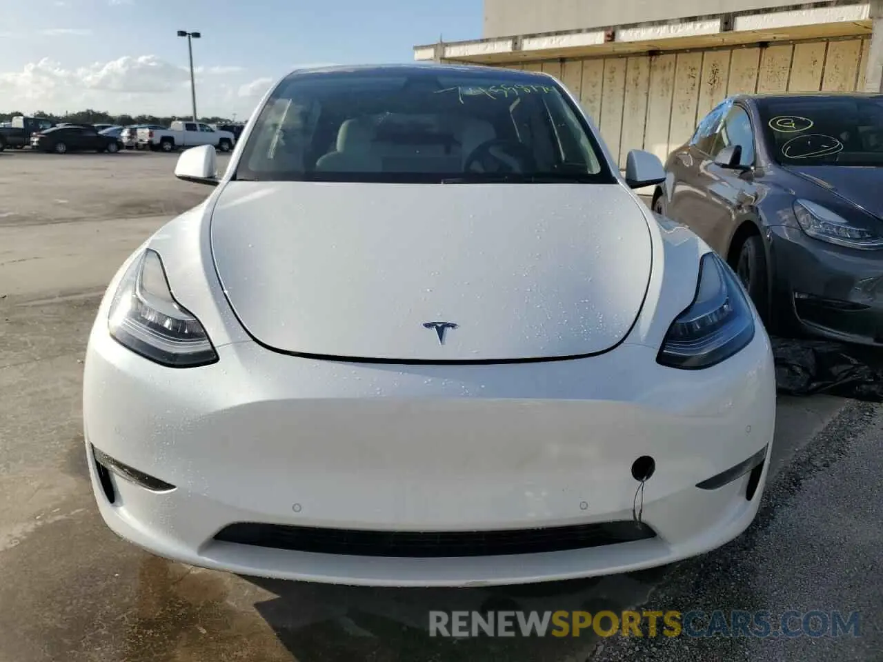 5 fotografías del automóvil dañado 7SAYGDEE1NF368922 TESLA MODEL Y 2022