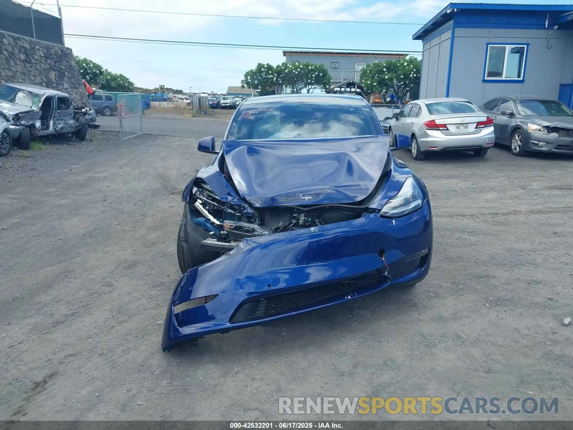 11 fotografías del automóvil dañado 7SAYGDEE1NF419321 TESLA MODEL Y 2022