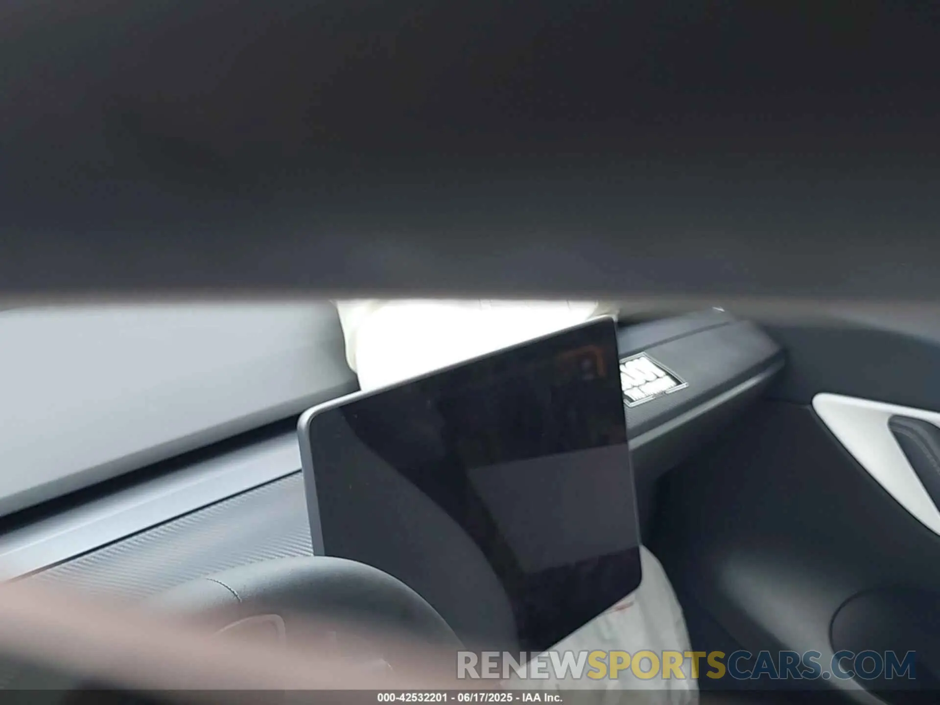 7 fotografías del automóvil dañado 7SAYGDEE1NF419321 TESLA MODEL Y 2022