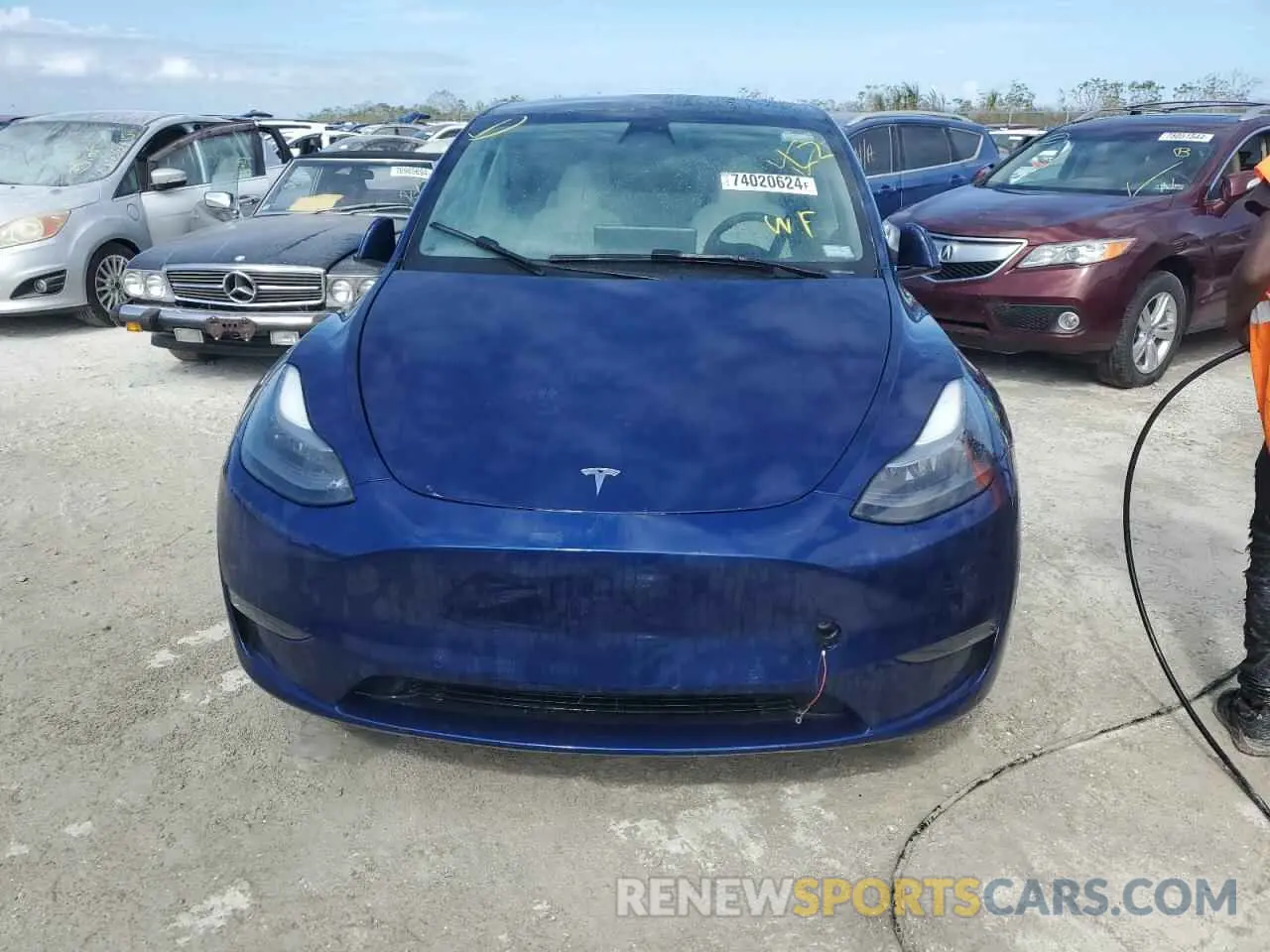 5 fotografías del automóvil dañado 7SAYGDEE1NF532914 TESLA MODEL Y 2022
