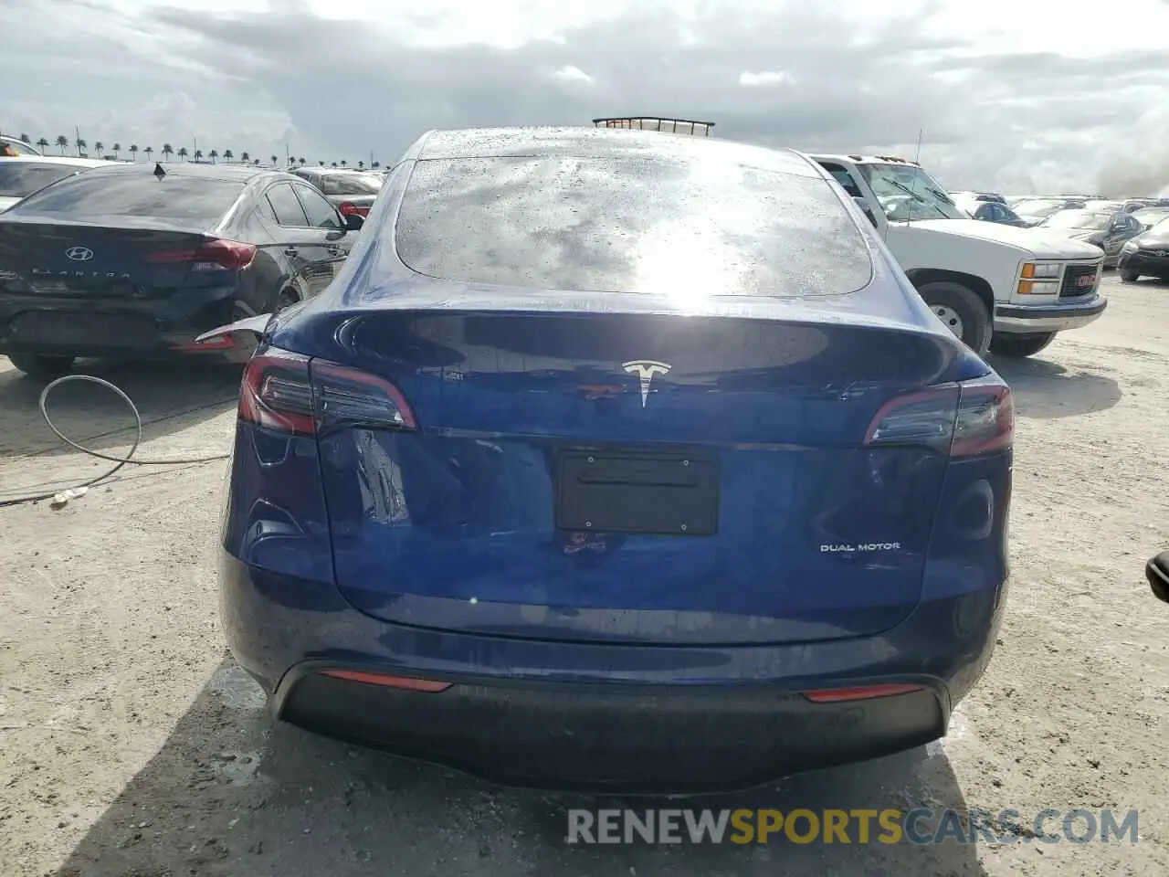 6 fotografías del automóvil dañado 7SAYGDEE1NF532914 TESLA MODEL Y 2022
