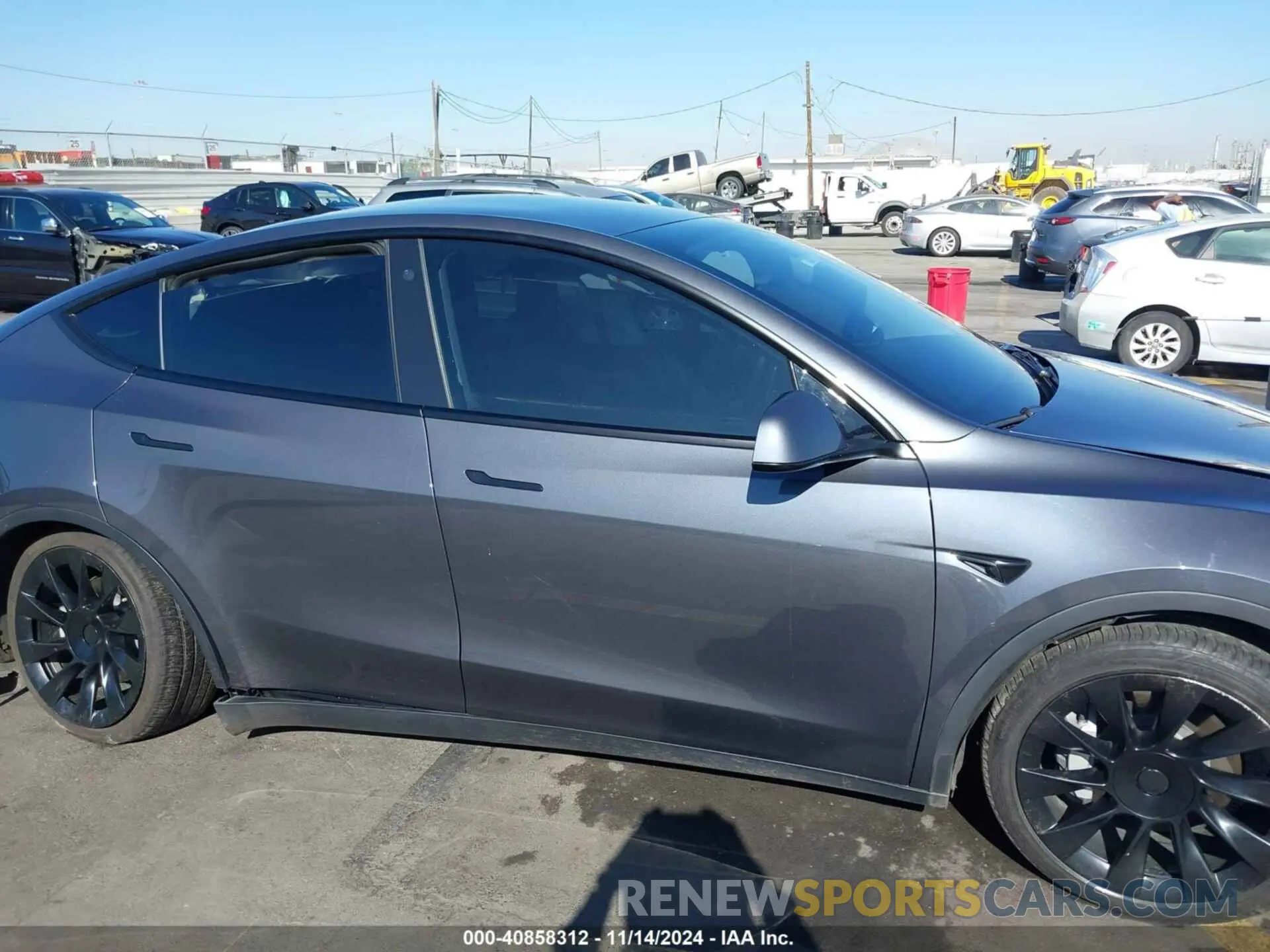 13 fotografías del automóvil dañado 7SAYGDEE2NF392307 TESLA MODEL Y 2022