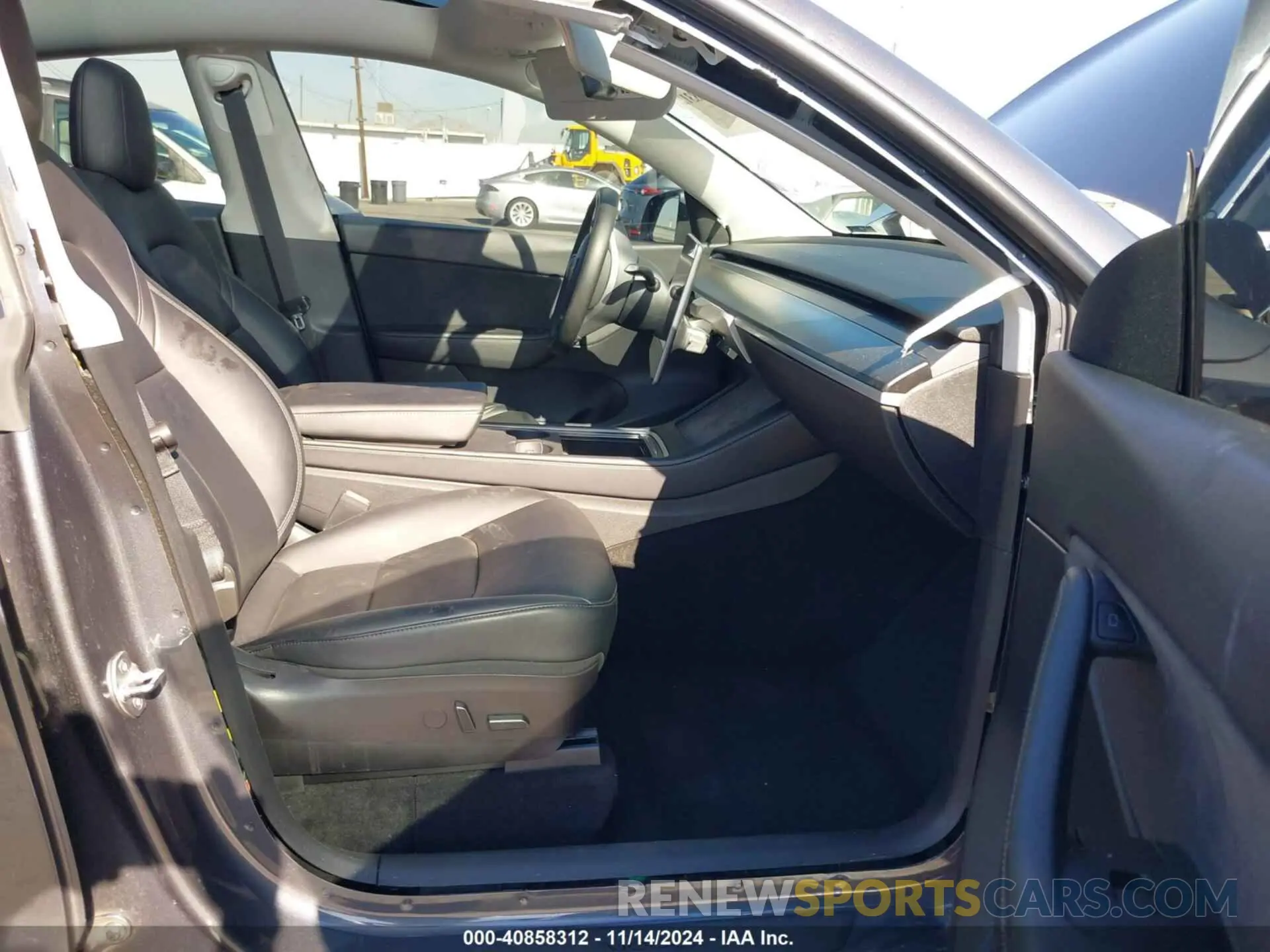 5 fotografías del automóvil dañado 7SAYGDEE2NF392307 TESLA MODEL Y 2022