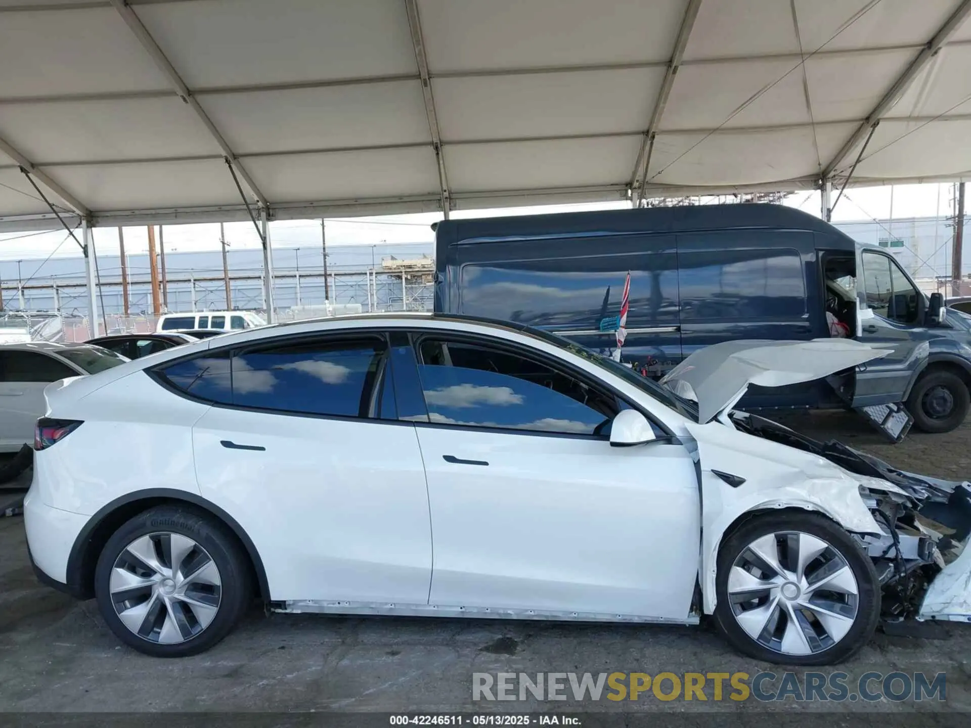 13 fotografías del automóvil dañado 7SAYGDEE2NF509769 TESLA MODEL Y 2022