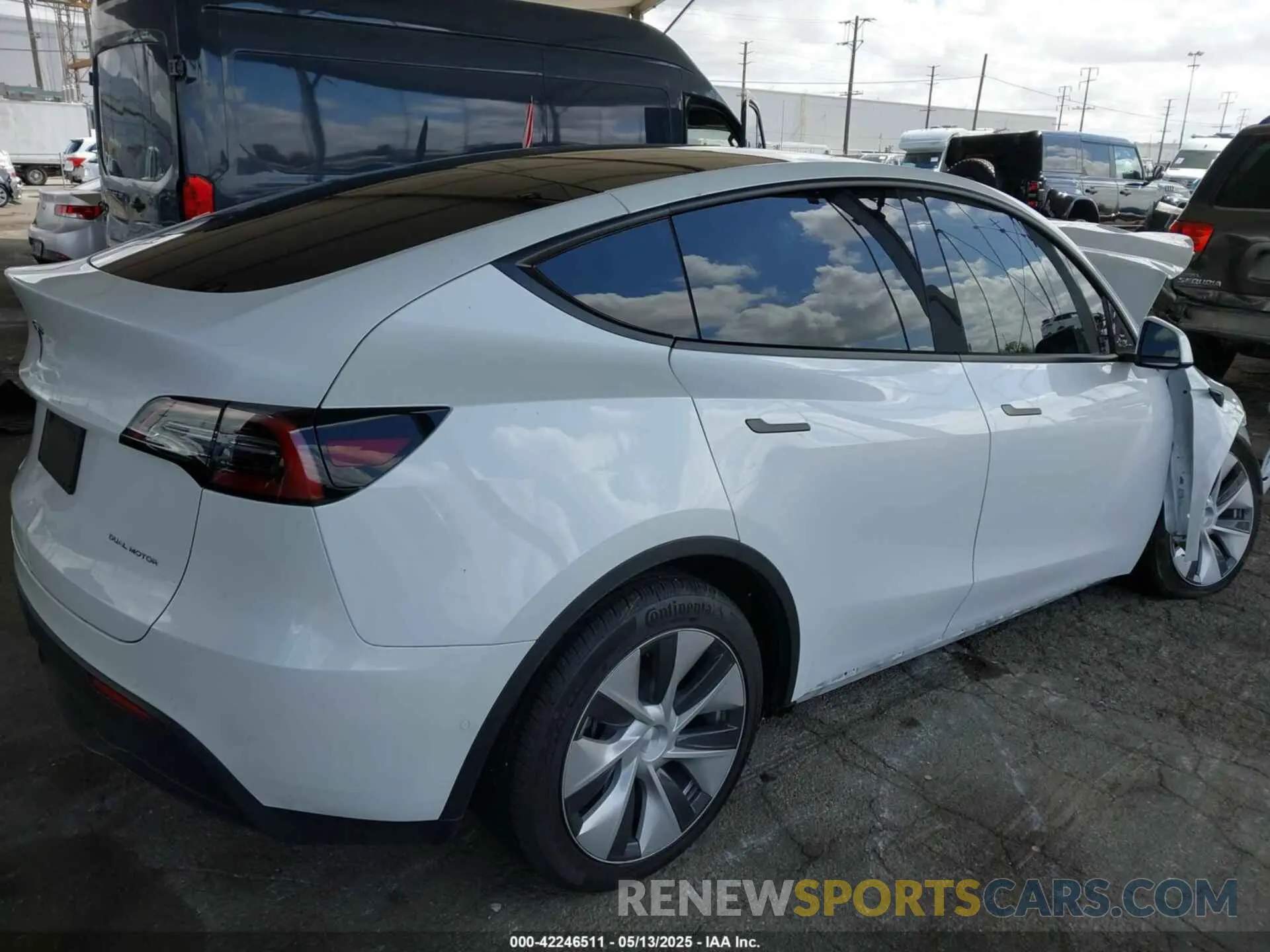 4 fotografías del automóvil dañado 7SAYGDEE2NF509769 TESLA MODEL Y 2022