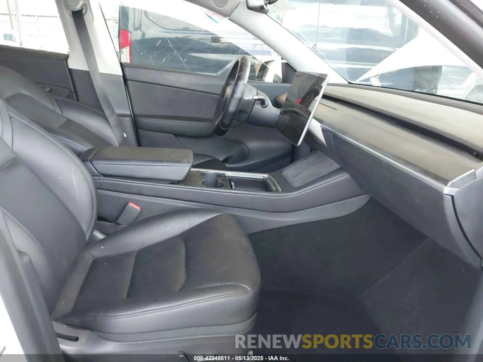 5 fotografías del automóvil dañado 7SAYGDEE2NF509769 TESLA MODEL Y 2022