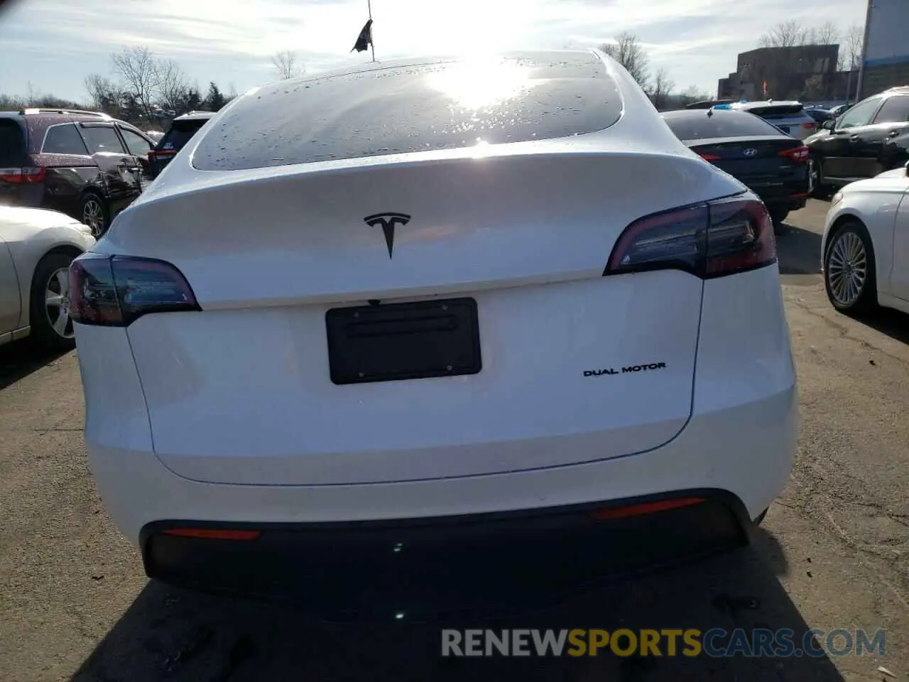 6 fotografías del automóvil dañado 7SAYGDEE3NA010086 TESLA MODEL Y 2022