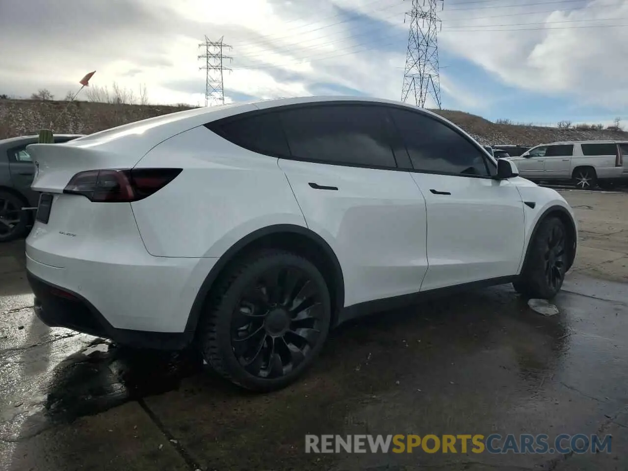 3 fotografías del automóvil dañado 7SAYGDEE3NF310150 TESLA MODEL Y 2022