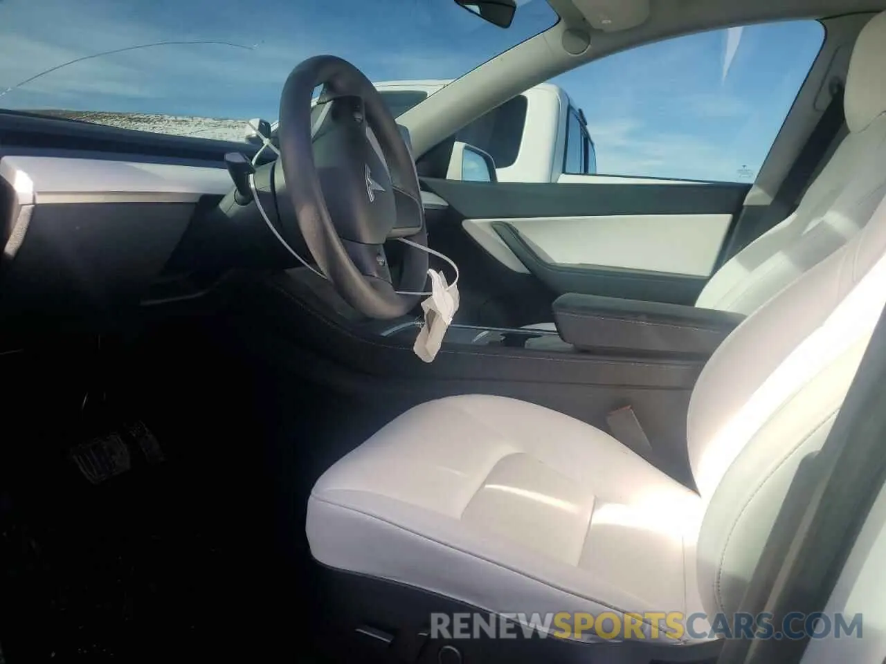 7 fotografías del automóvil dañado 7SAYGDEE3NF310150 TESLA MODEL Y 2022