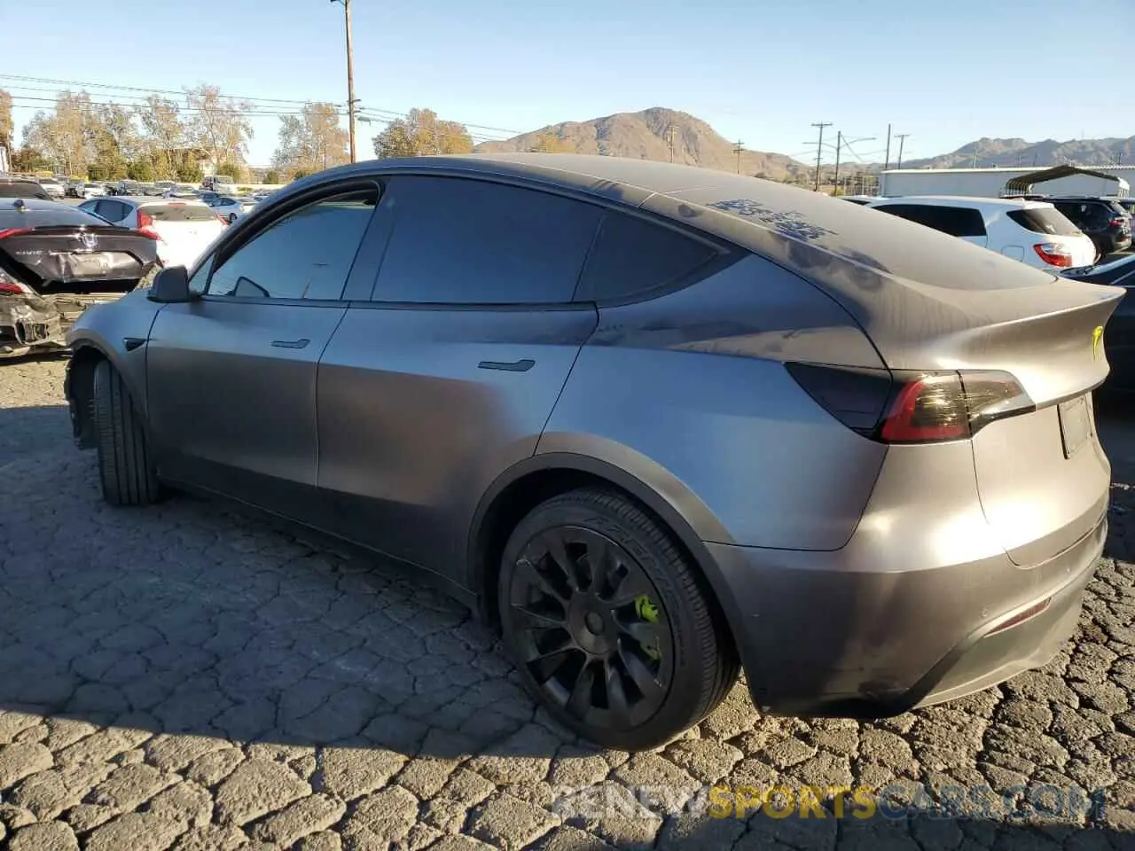 2 fotografías del automóvil dañado 7SAYGDEE3NF322105 TESLA MODEL Y 2022