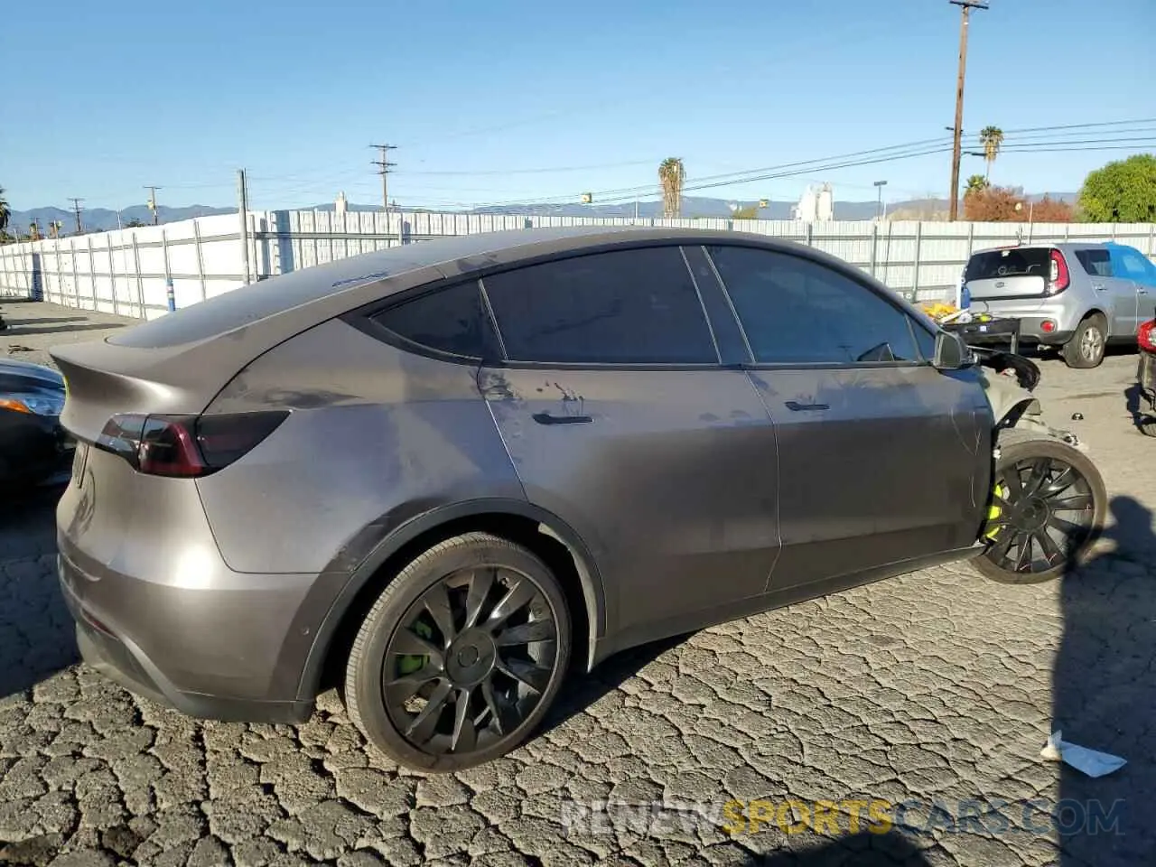 3 fotografías del automóvil dañado 7SAYGDEE3NF322105 TESLA MODEL Y 2022