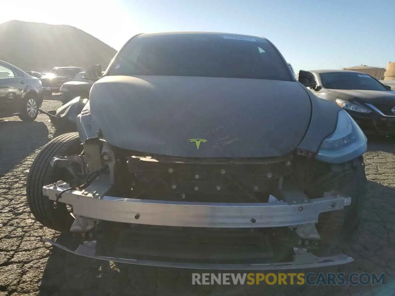 5 fotografías del automóvil dañado 7SAYGDEE3NF322105 TESLA MODEL Y 2022
