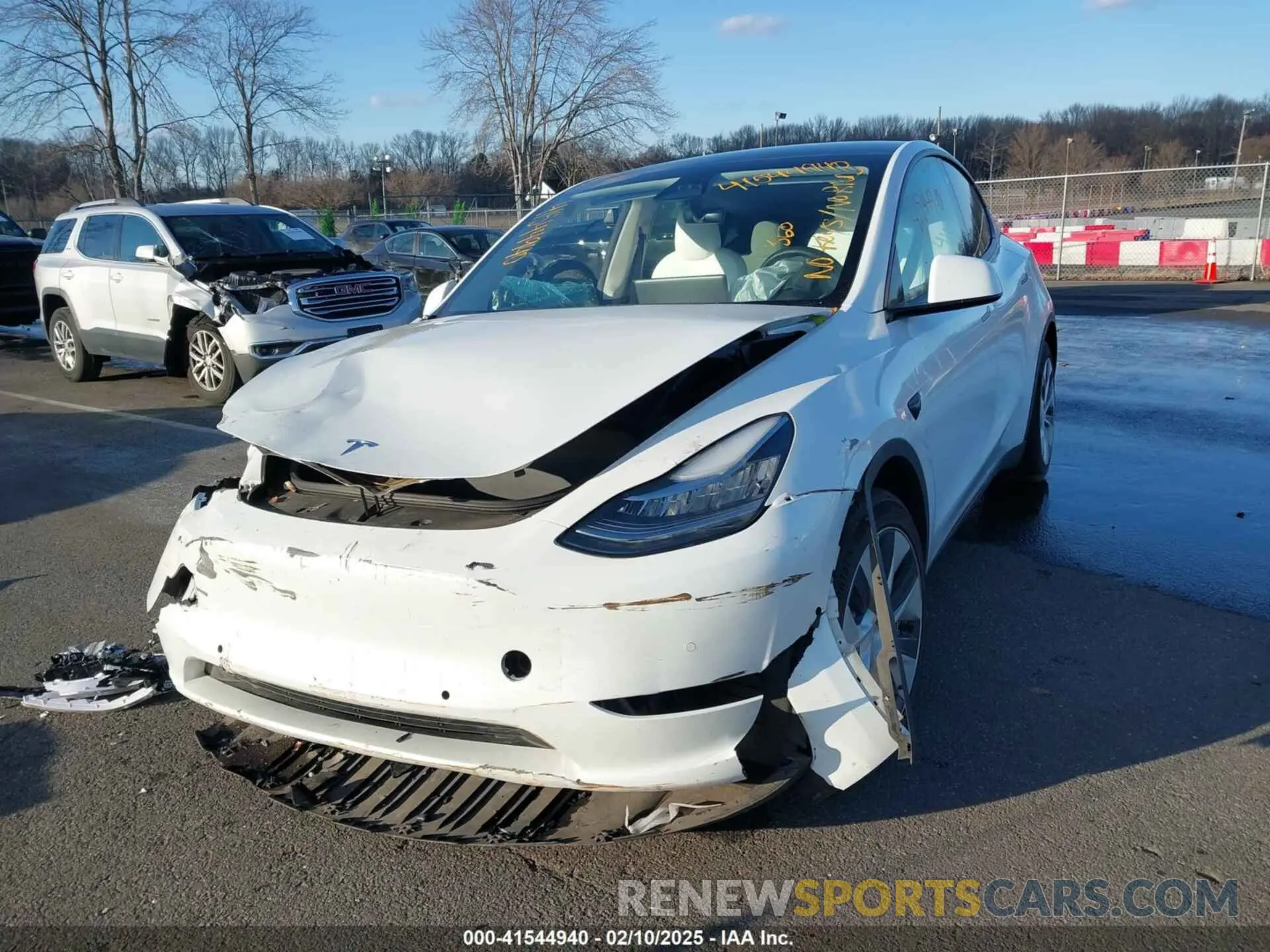 2 fotografías del automóvil dañado 7SAYGDEE3NF331645 TESLA MODEL Y 2022