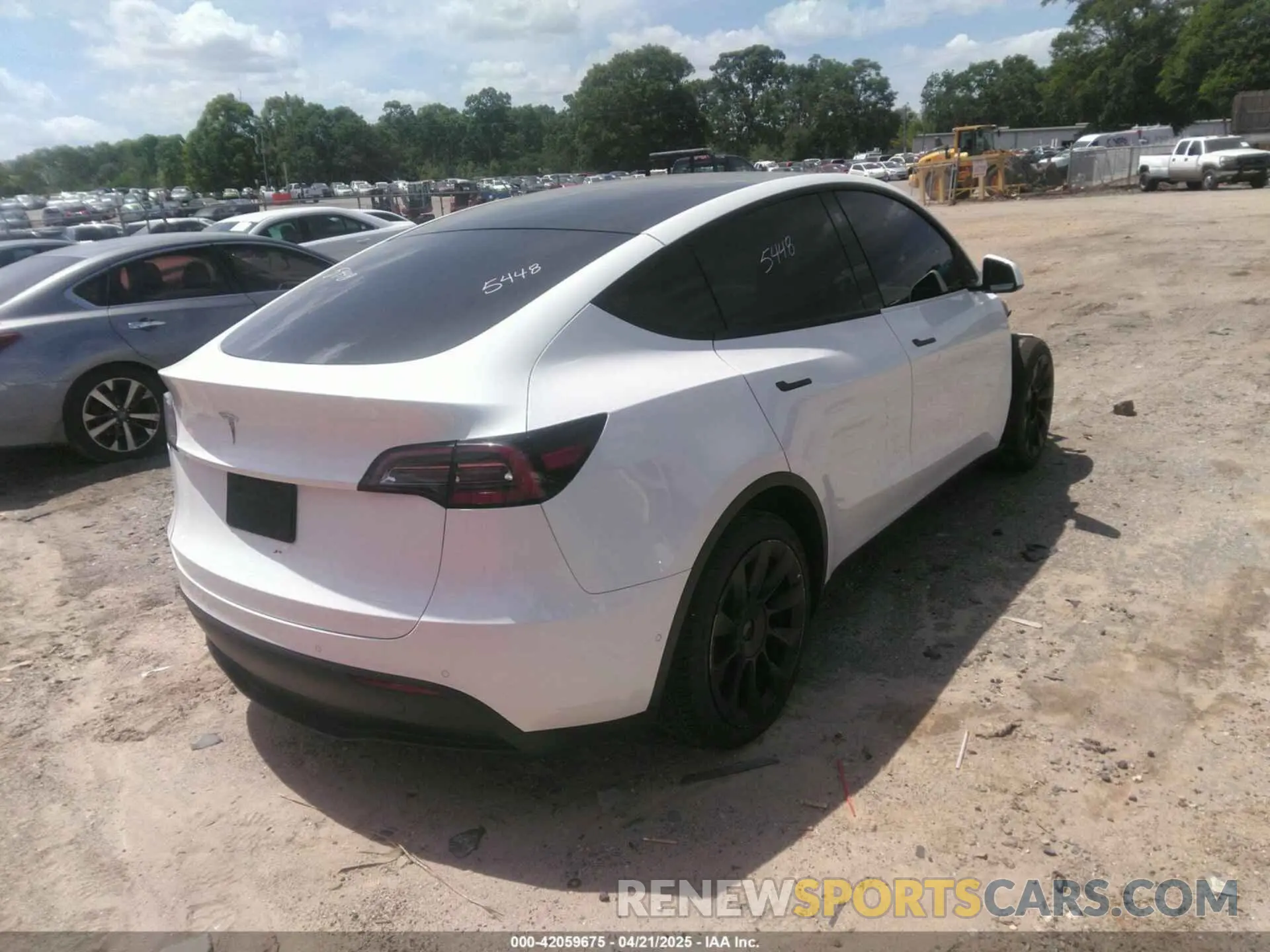 4 fotografías del automóvil dañado 7SAYGDEE3NF385933 TESLA MODEL Y 2022