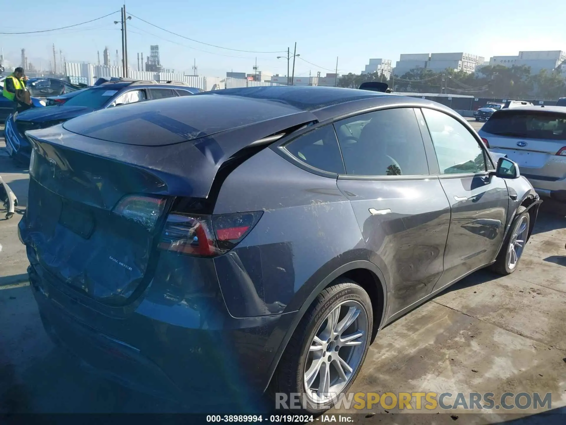 4 fotografías del automóvil dañado 7SAYGDEE3NF409650 TESLA MODEL Y 2022