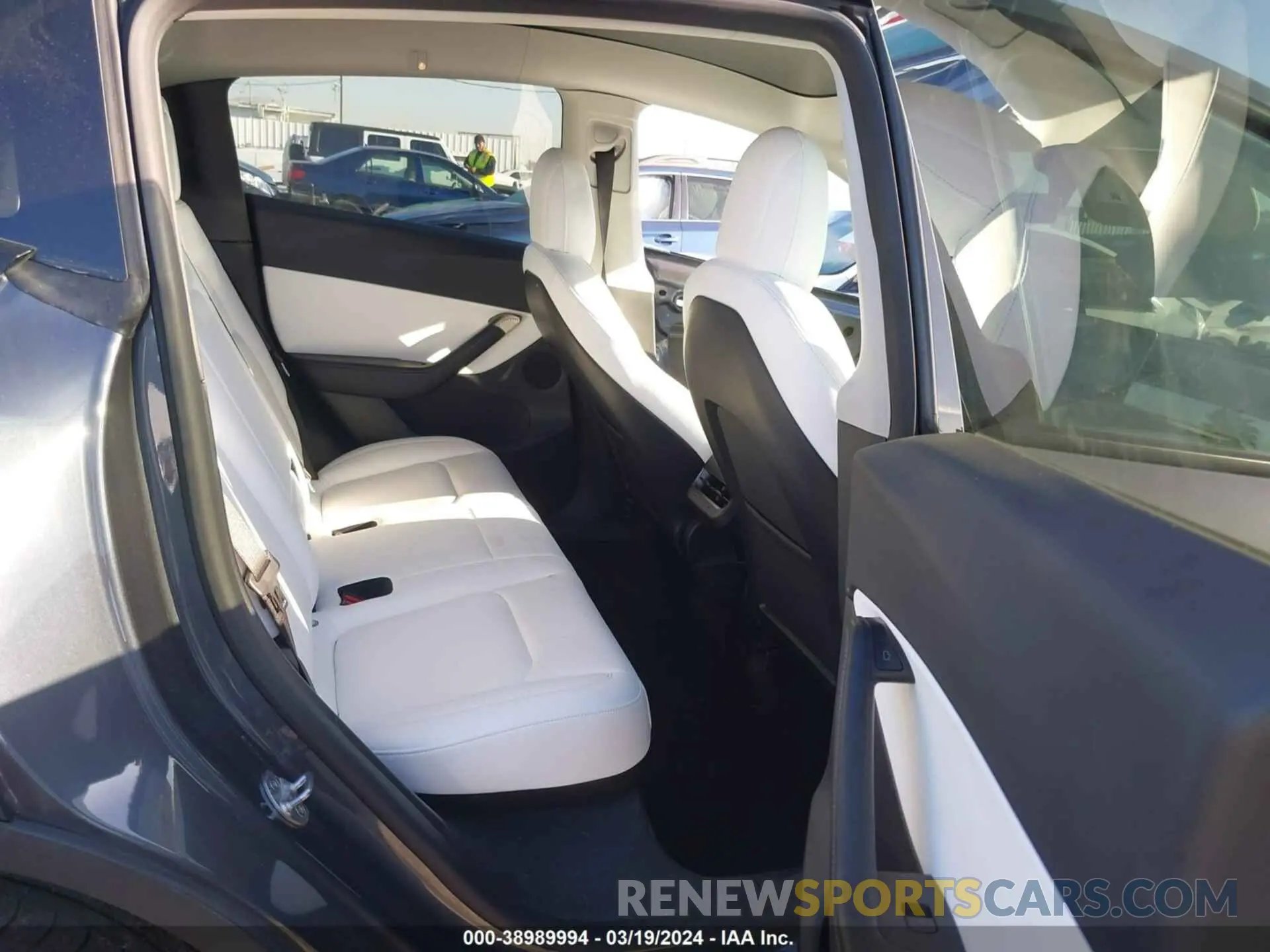 8 fotografías del automóvil dañado 7SAYGDEE3NF409650 TESLA MODEL Y 2022