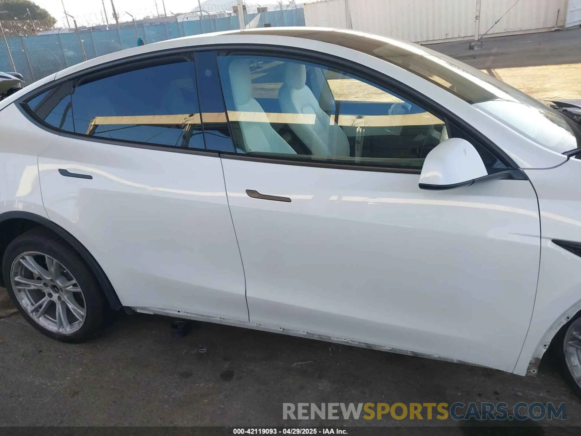12 fotografías del automóvil dañado 7SAYGDEE3NF426030 TESLA MODEL Y 2022