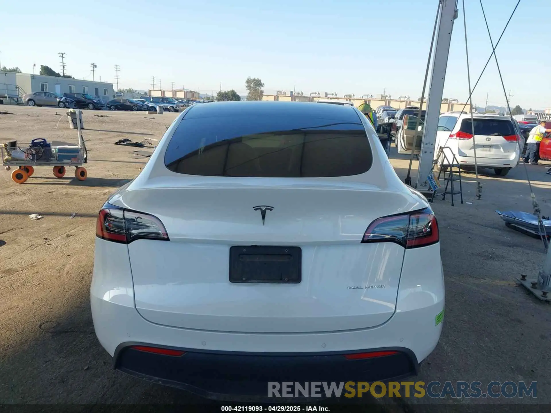15 fotografías del automóvil dañado 7SAYGDEE3NF426030 TESLA MODEL Y 2022