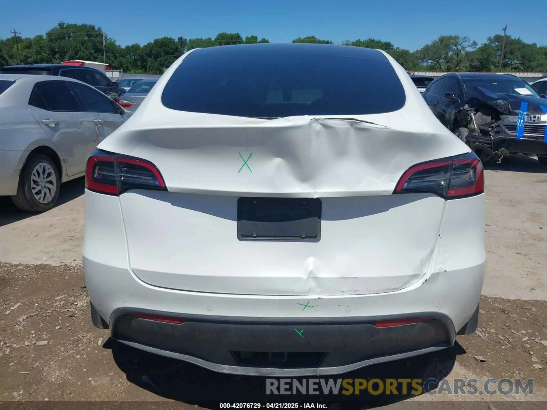 16 fotografías del automóvil dañado 7SAYGDEE3NF426481 TESLA MODEL Y 2022