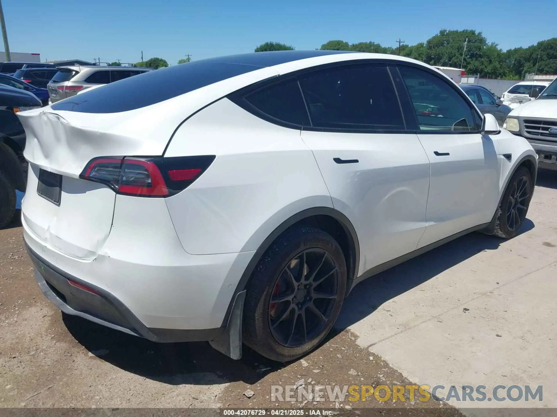 4 fotografías del automóvil dañado 7SAYGDEE3NF426481 TESLA MODEL Y 2022