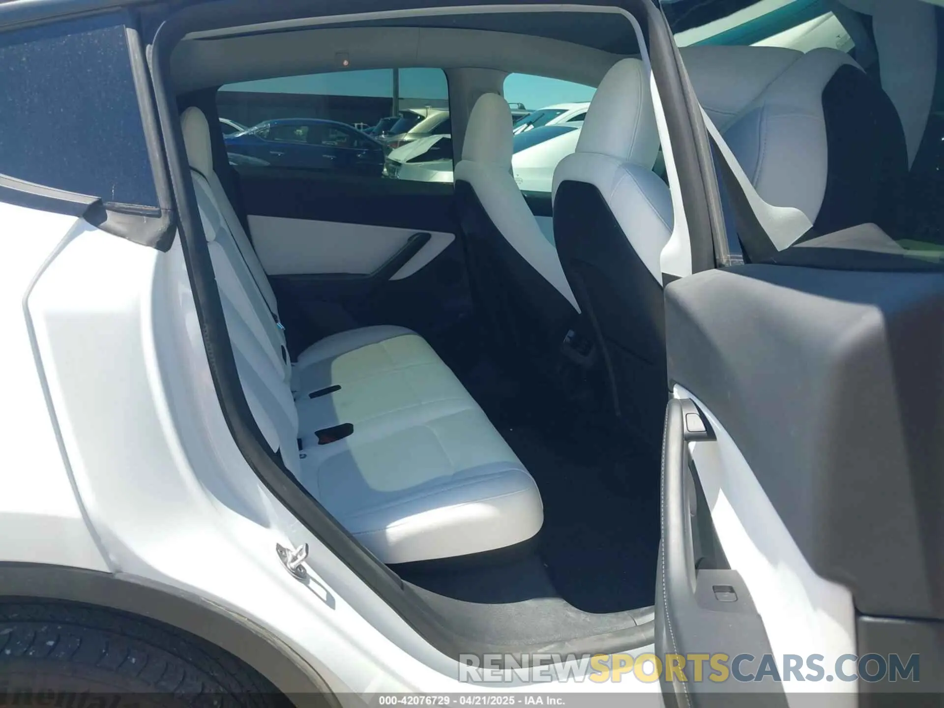 8 fotografías del automóvil dañado 7SAYGDEE3NF426481 TESLA MODEL Y 2022