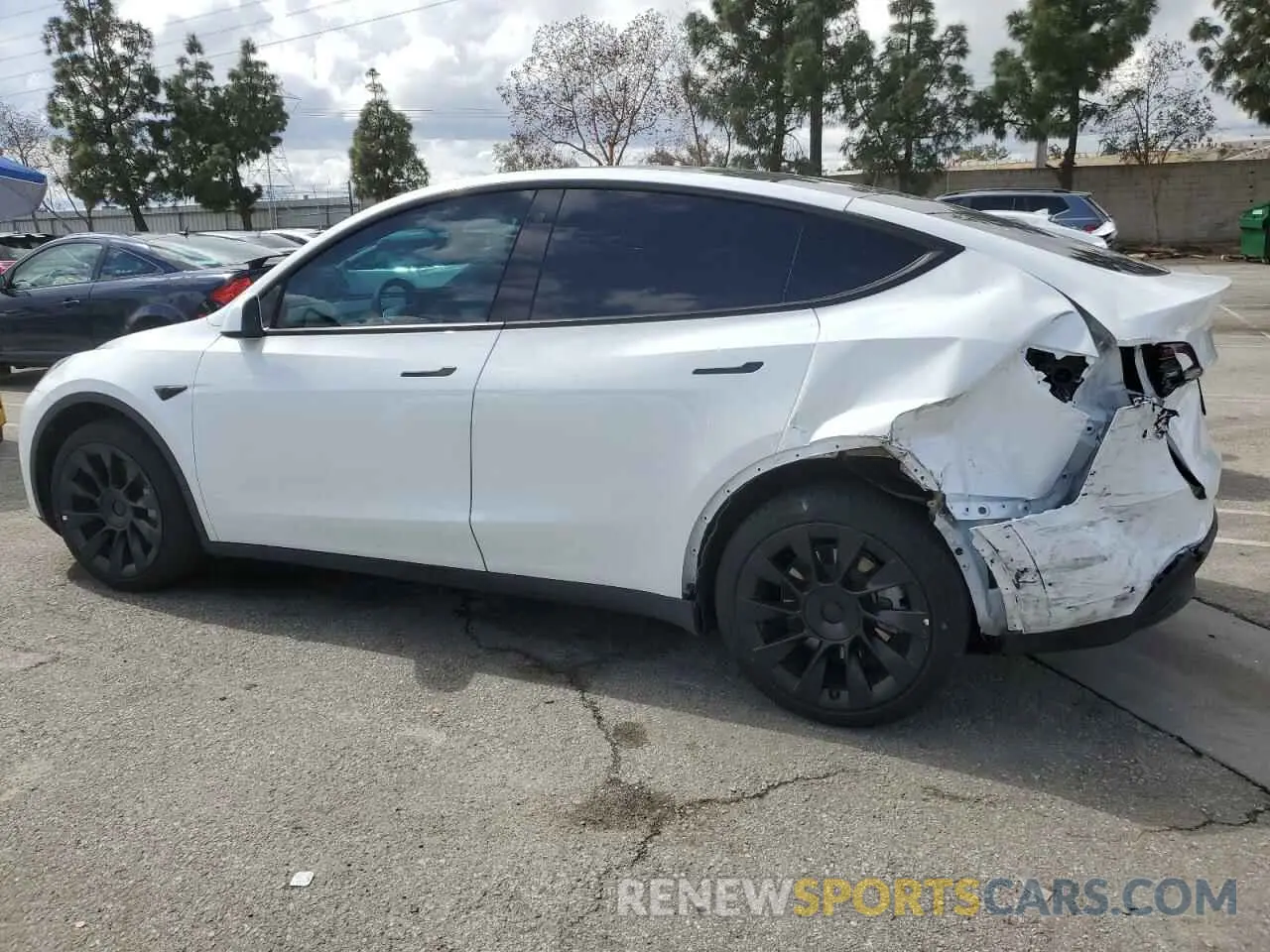2 fotografías del automóvil dañado 7SAYGDEE3NF558379 TESLA MODEL Y 2022