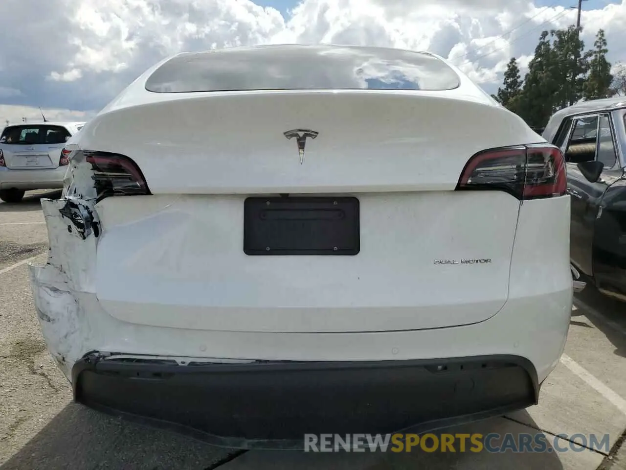 6 fotografías del automóvil dañado 7SAYGDEE3NF558379 TESLA MODEL Y 2022