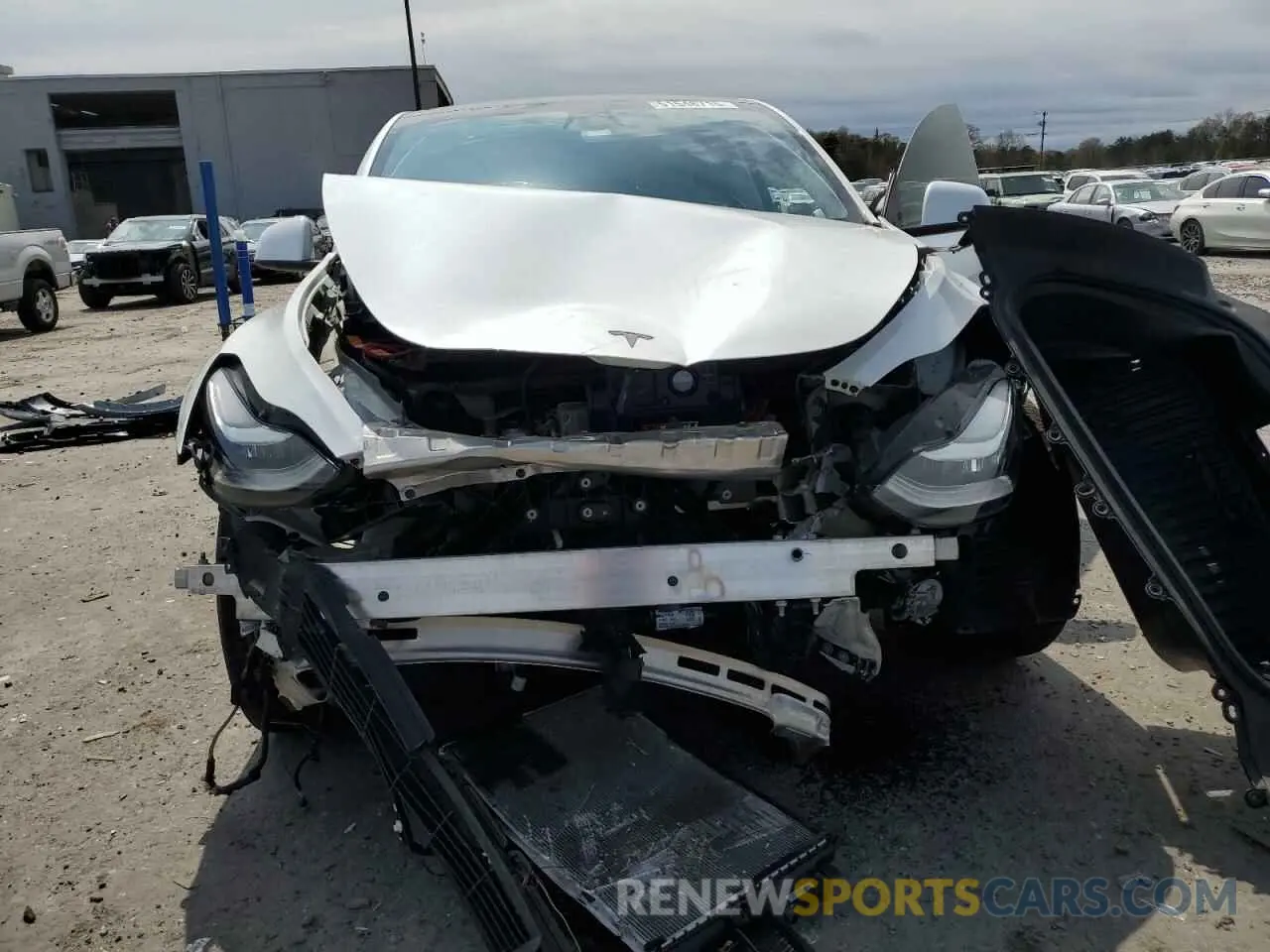 5 fotografías del automóvil dañado 7SAYGDEE4NF331881 TESLA MODEL Y 2022