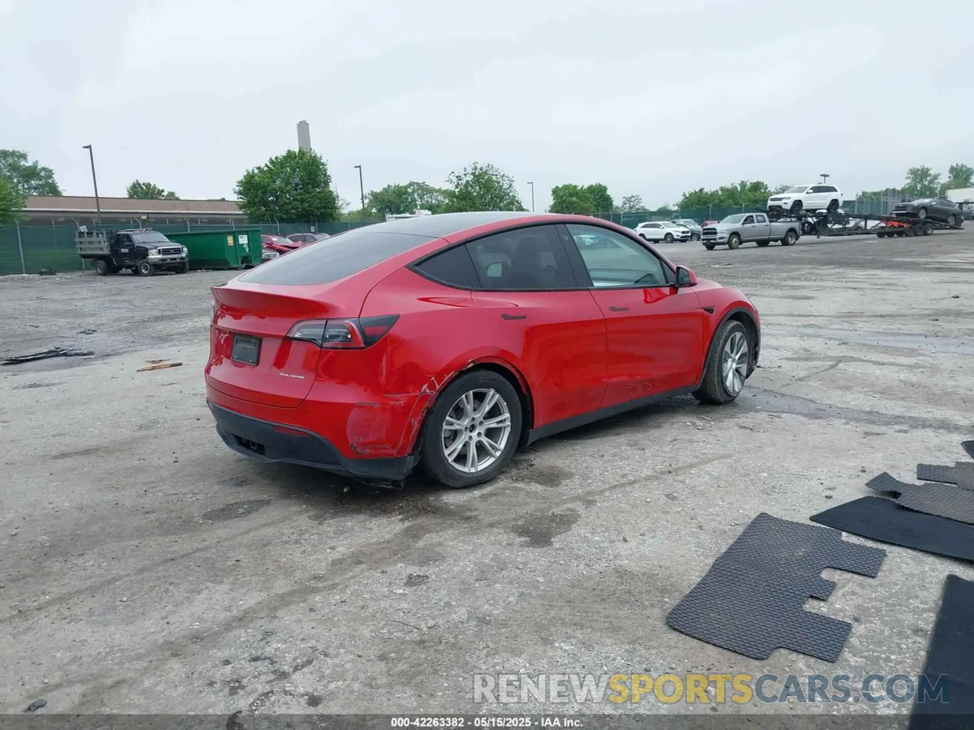 4 fotografías del automóvil dañado 7SAYGDEE4NF379574 TESLA MODEL Y 2022